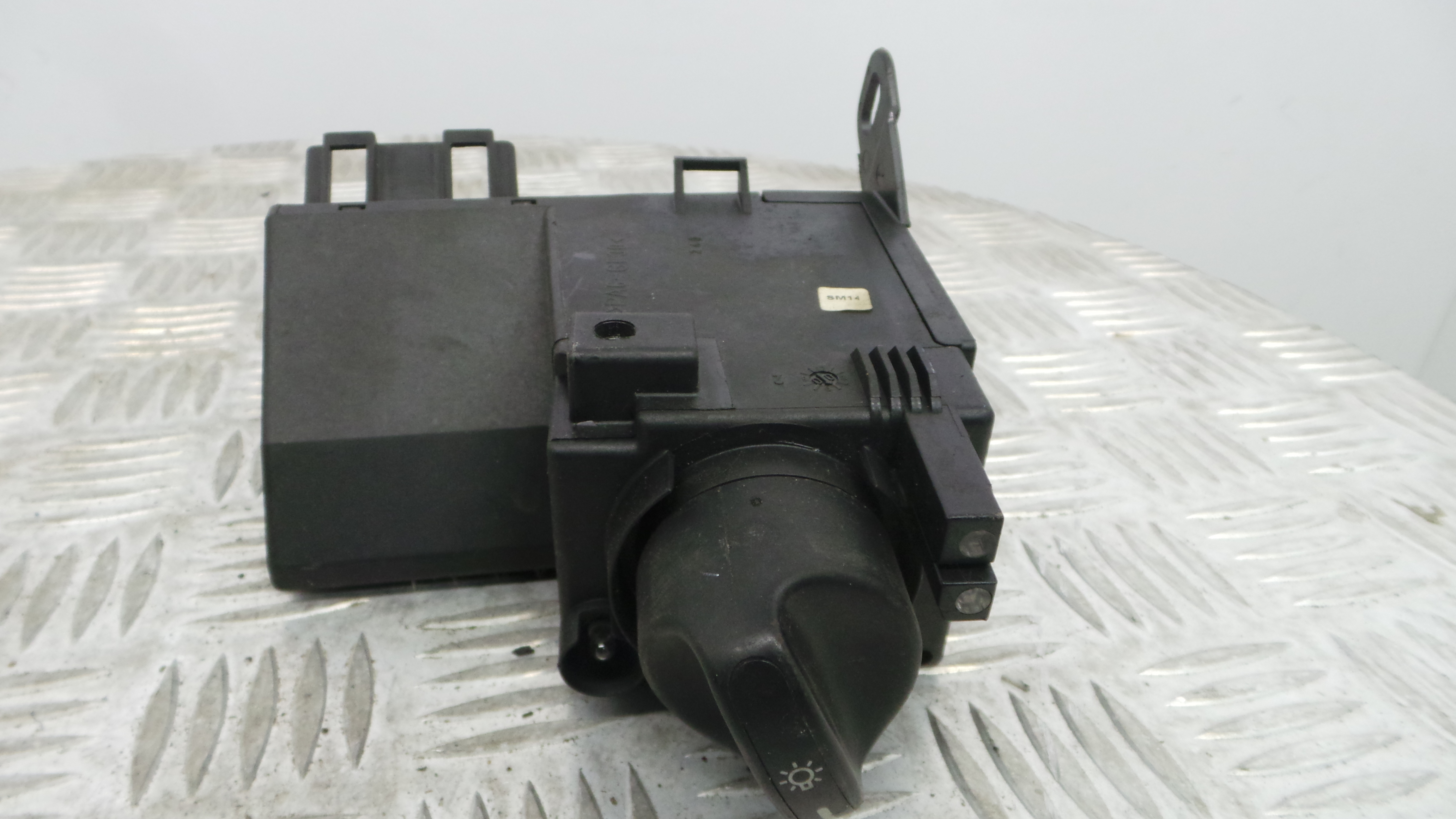 Caixa dos Fusíveis / BSI / UCH / SAM 2105451404 - MERCEDES-BENZ CLK (C208)-33183950