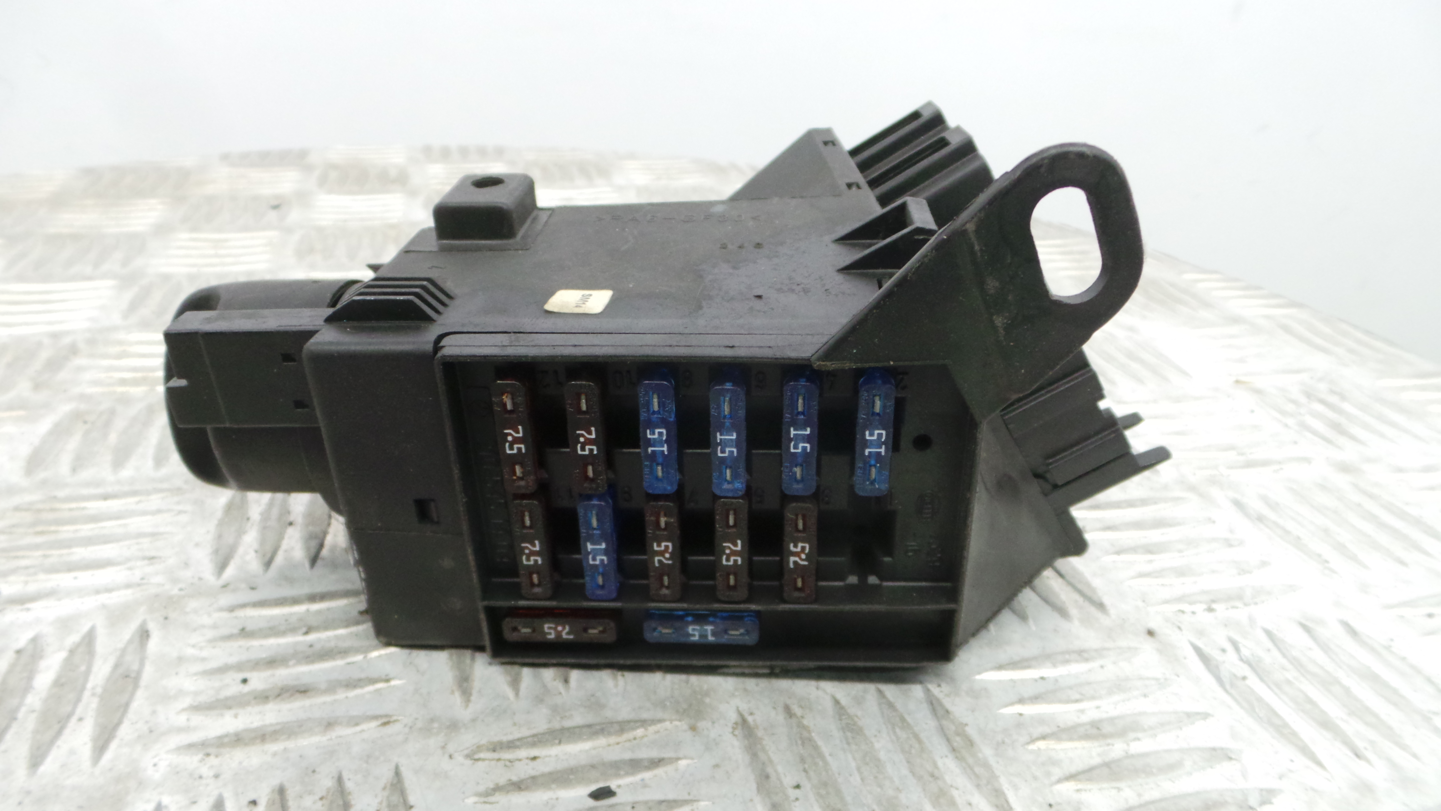 Caixa dos Fusíveis / BSI / UCH / SAM 2105451404 - MERCEDES-BENZ CLK (C208)-33183950