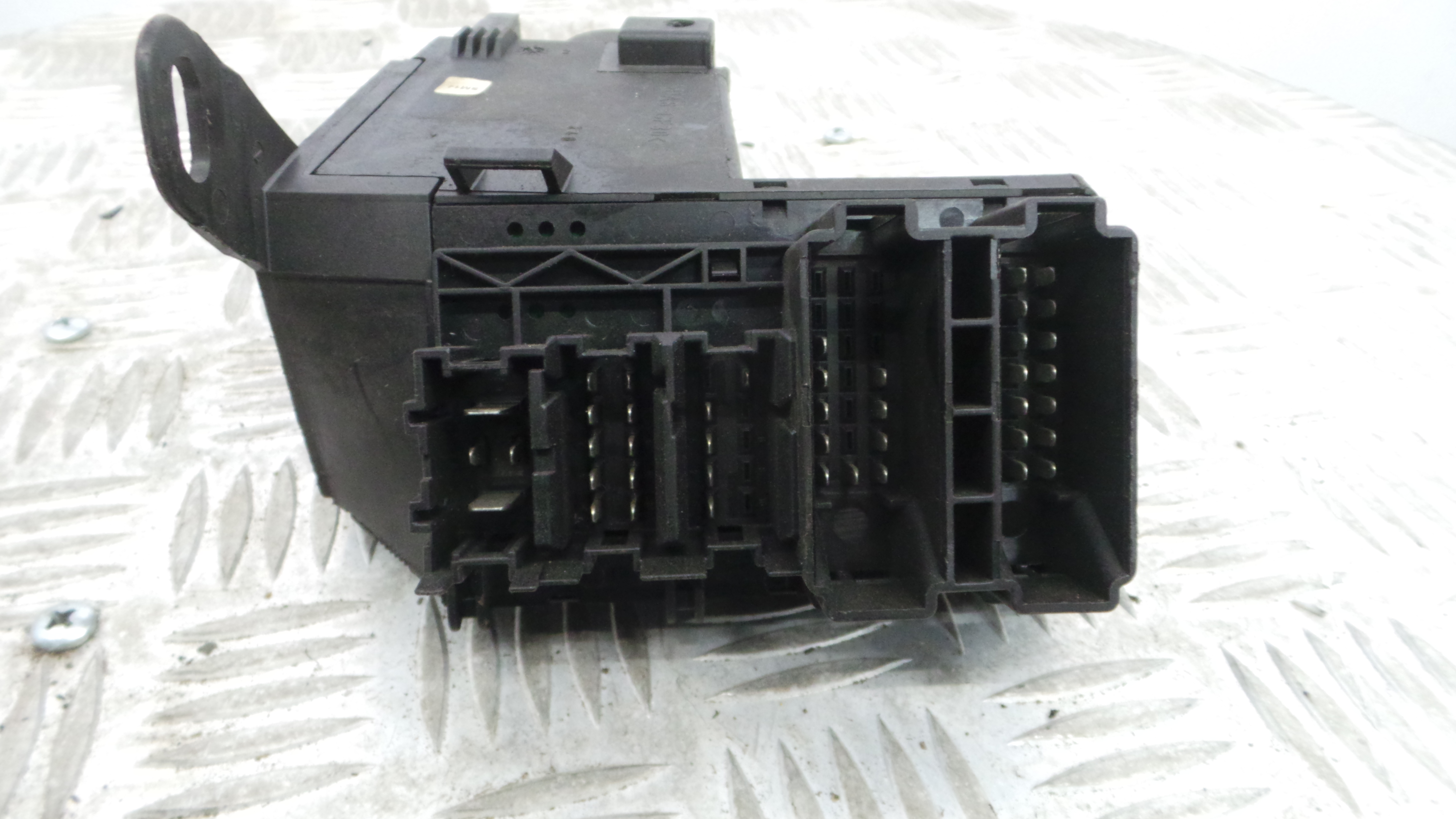 Caixa dos Fusíveis / BSI / UCH / SAM 2105451404 - MERCEDES-BENZ CLK (C208)-33183950