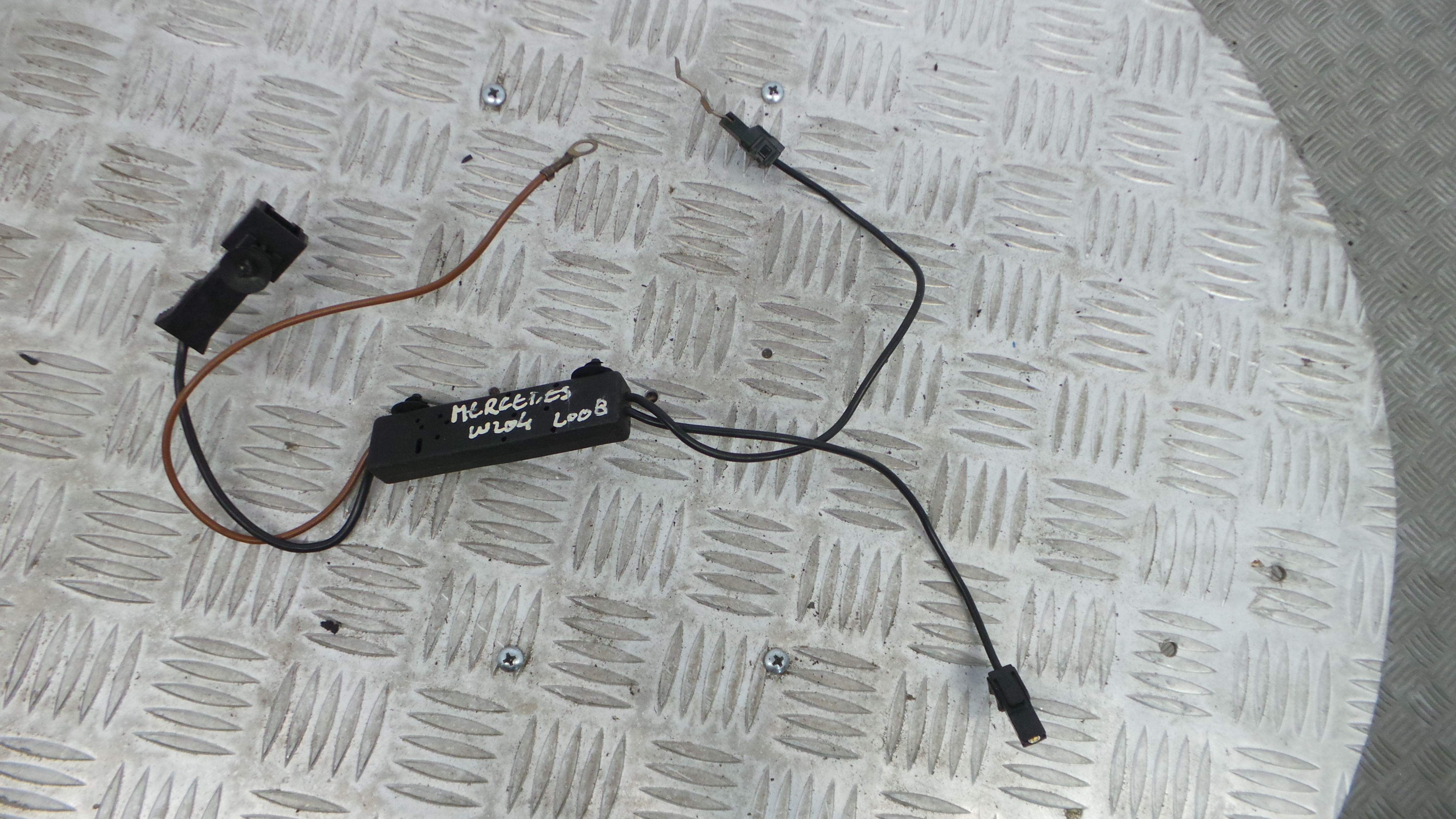 Amplificador A2048709289 - MERCEDES-BENZ C-CLASS (W204)-33184294