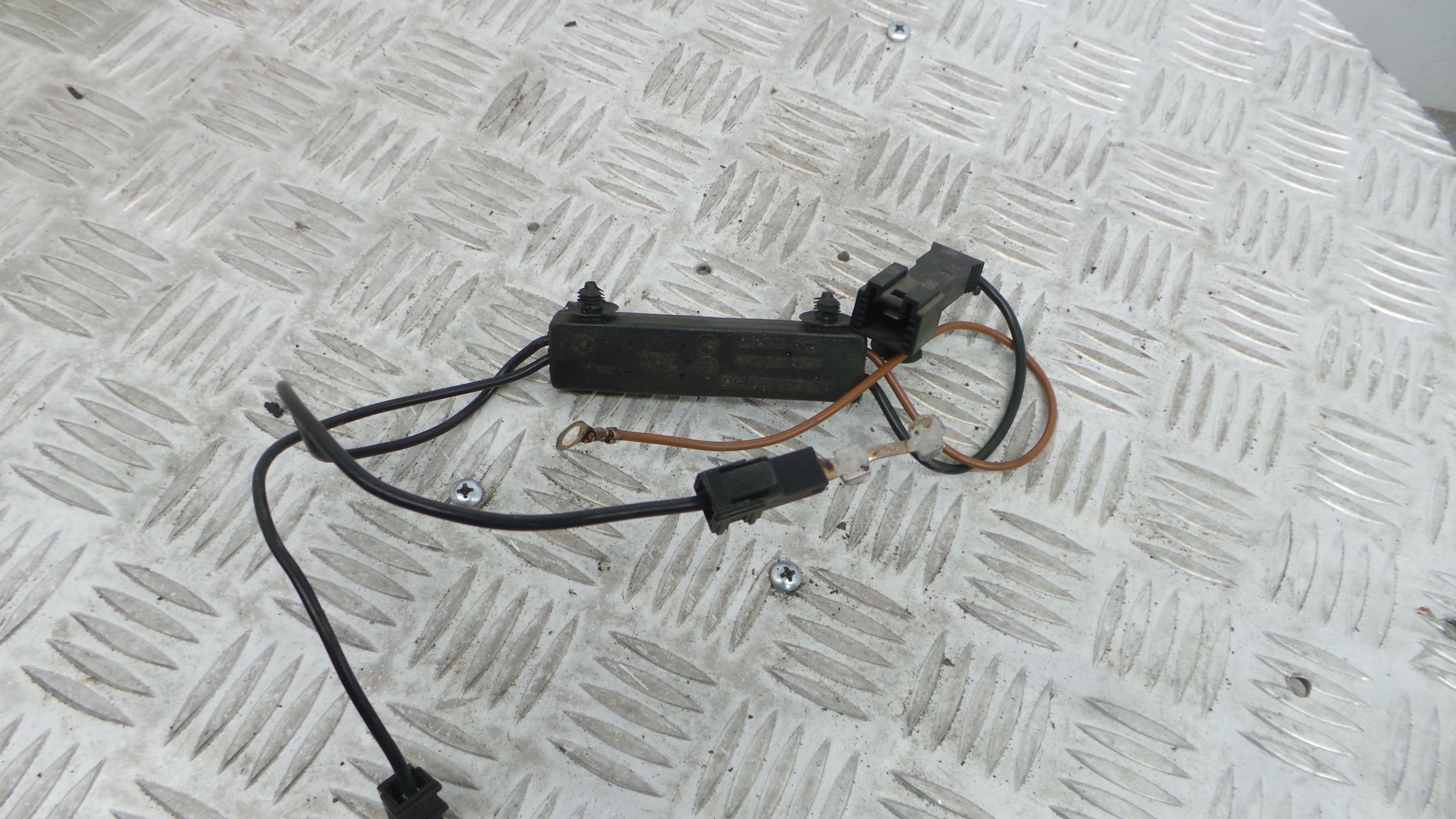 Amplificador A2048709289 - MERCEDES-BENZ C-CLASS (W204)-33184294