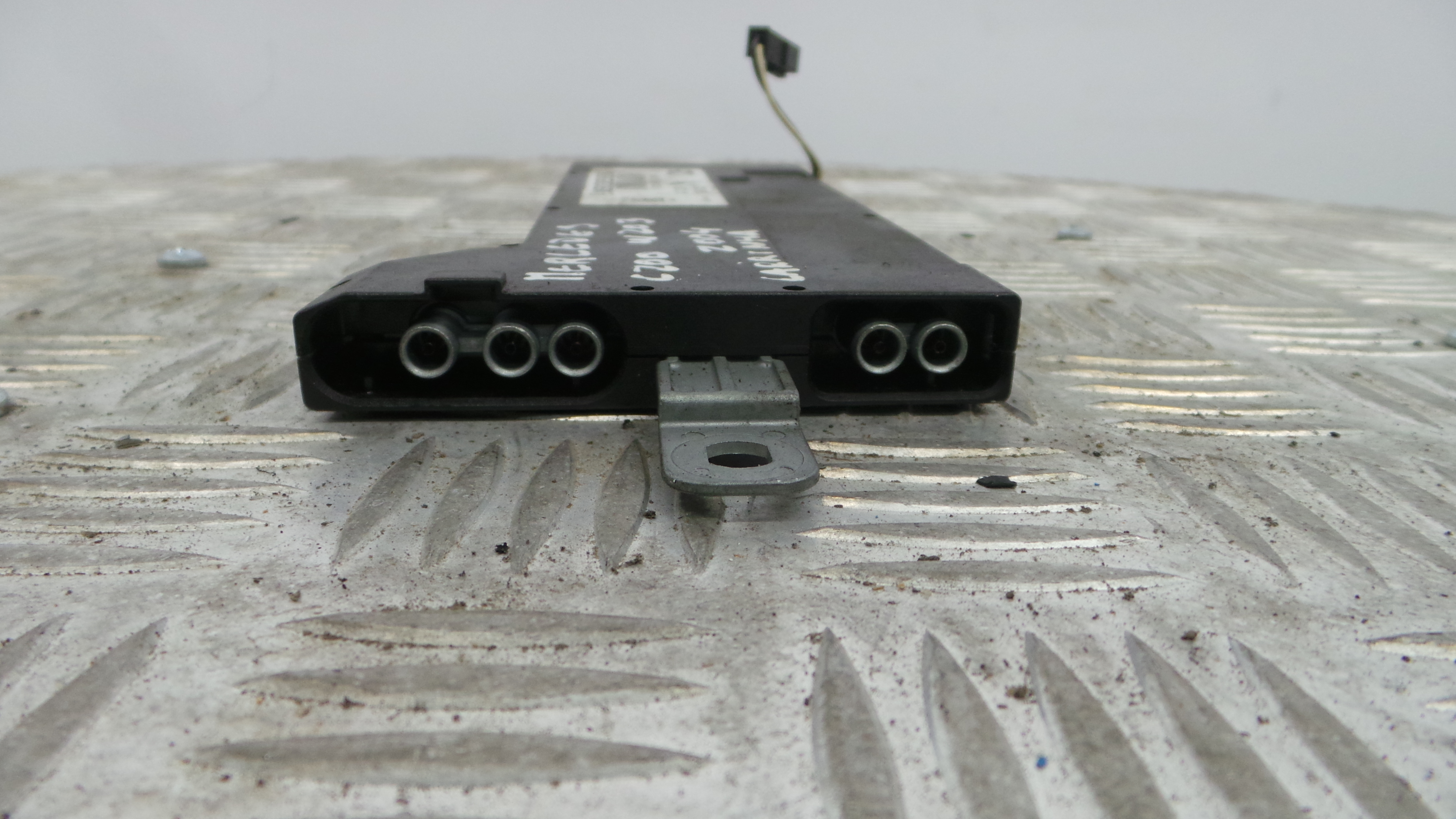 Amplificador A2038207989 - MERCEDES-BENZ C-CLASS (W203)-33184305