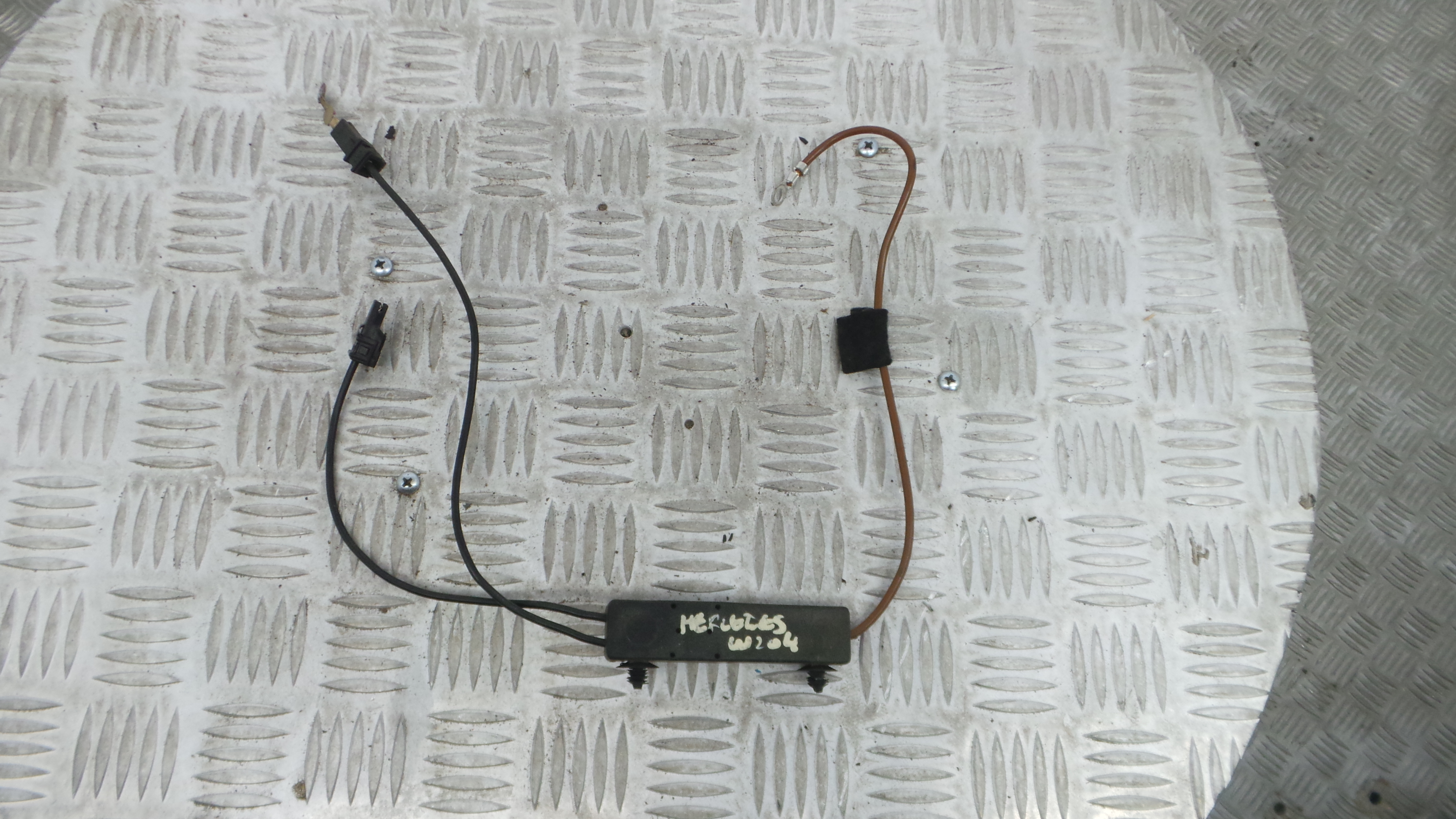 Amplificador A2048709189 - MERCEDES-BENZ C-CLASS (W204)-33184314