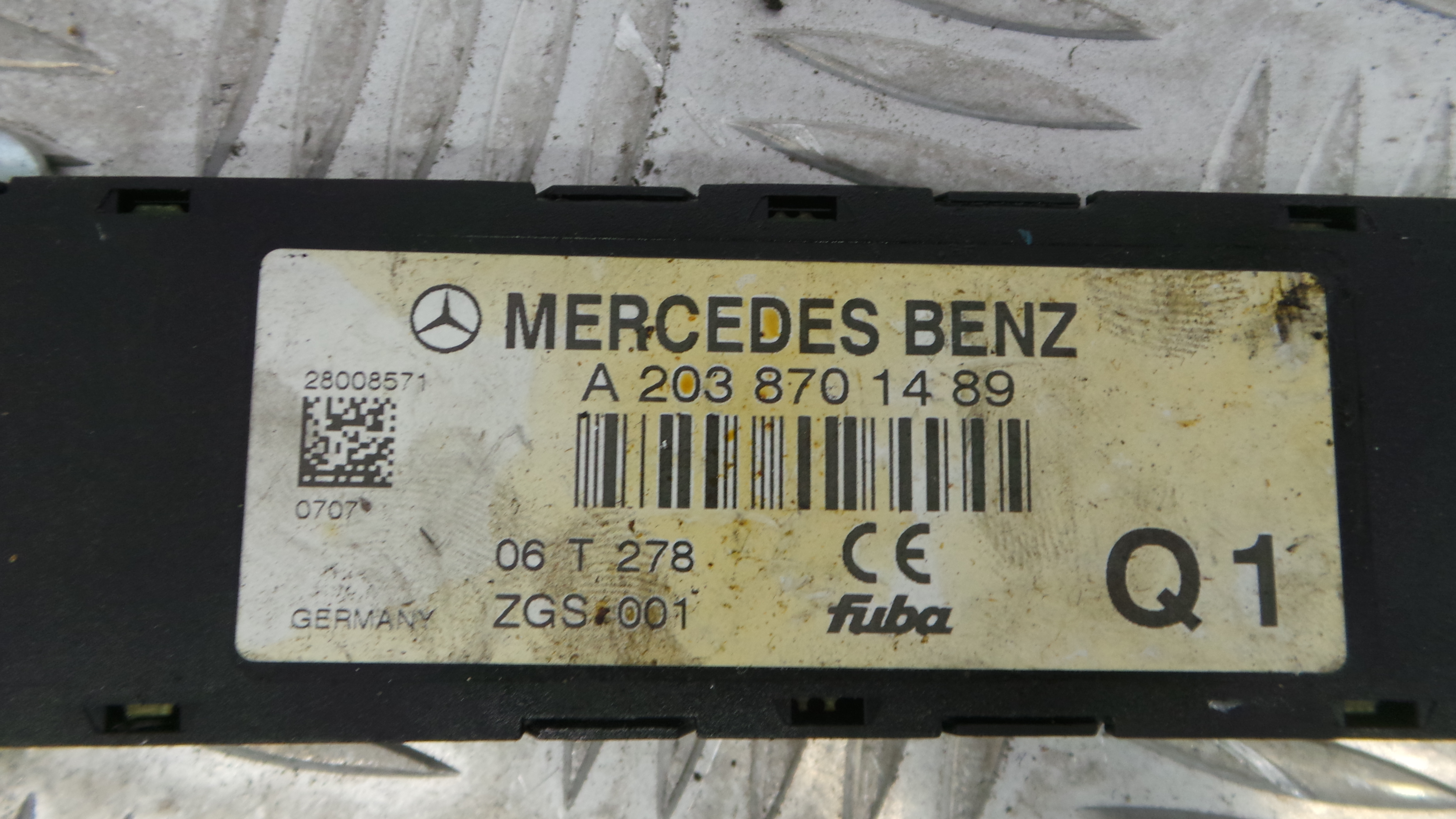Amplificador A2038701489 - MERCEDES-BENZ C-CLASS (W203)-33184330