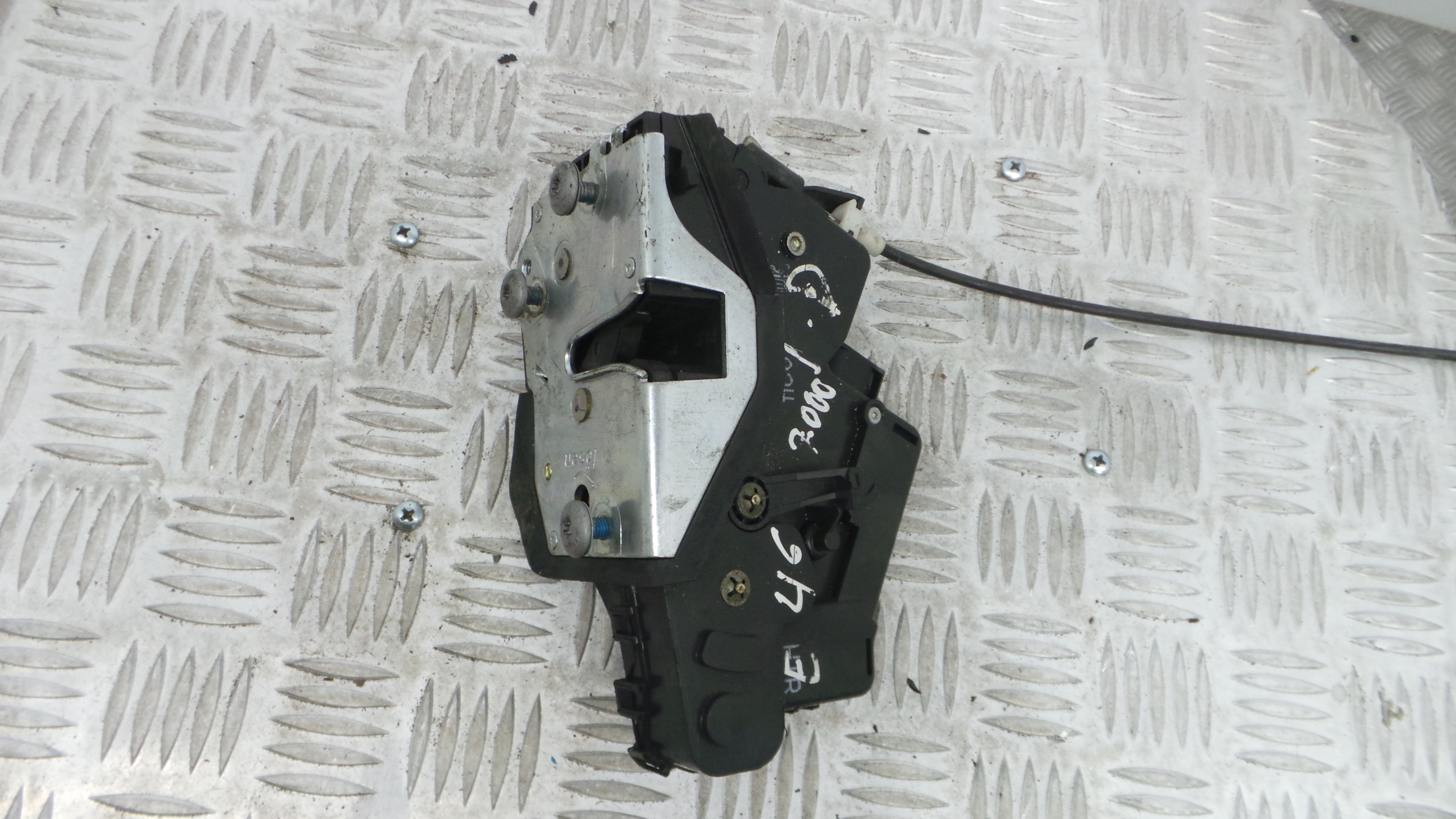 Fecho da Porta Trás Dto 51.22-7011310 - BMW 3 (E46)-33184383 Fecho da Porta Trás Dto 51.22-7011310 - BMW 3 (E46)-33184383