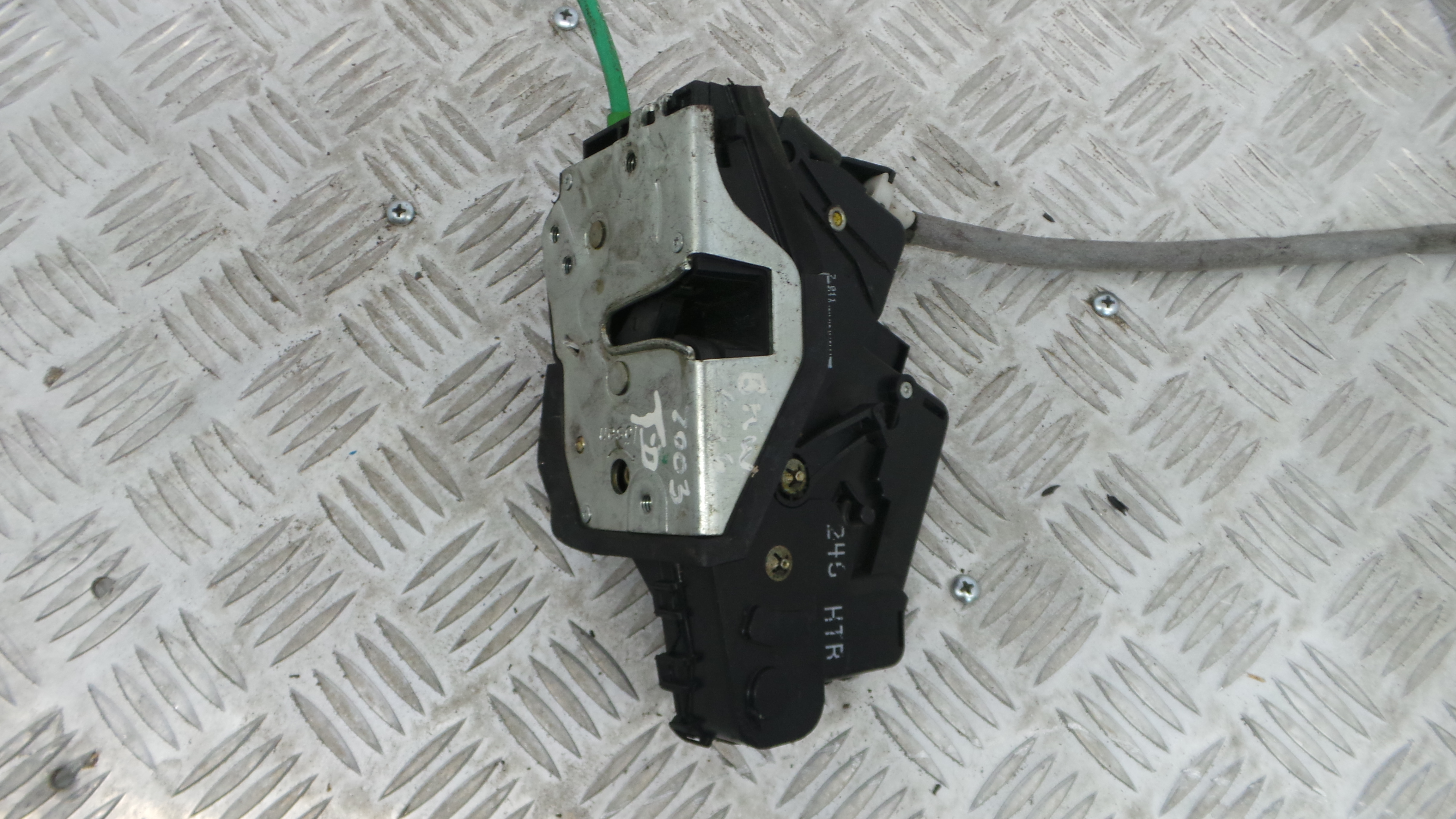 Fecho da Porta Trás Dto 51.22-7011246 - BMW 3 (E46)-33184387 Fecho da Porta Trás Dto 51.22-7011246 - BMW 3 (E46)-33184387