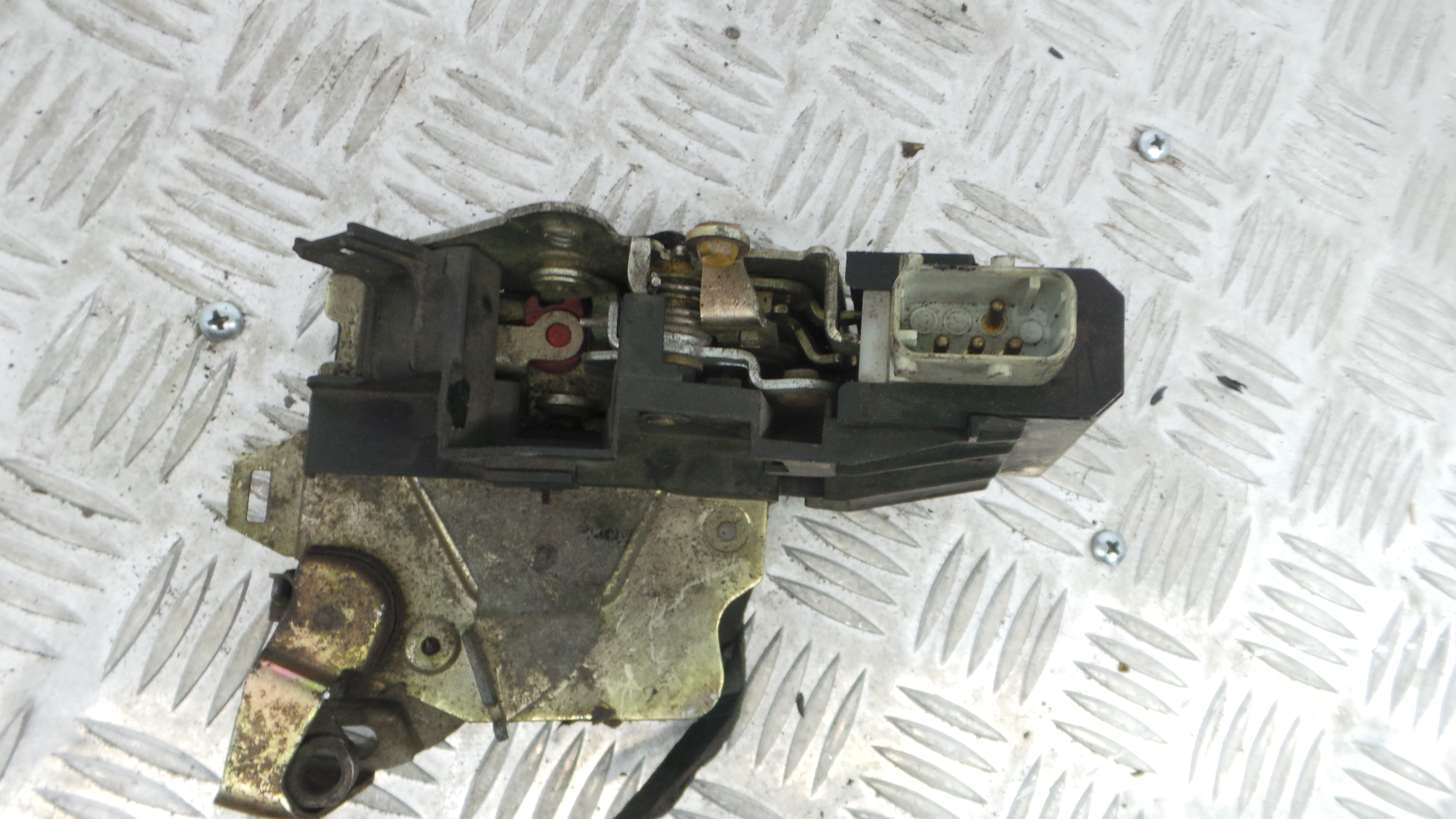 Fecho da Porta Frente Esq 51.21-8235097 - BMW 5 (E39)-33184395