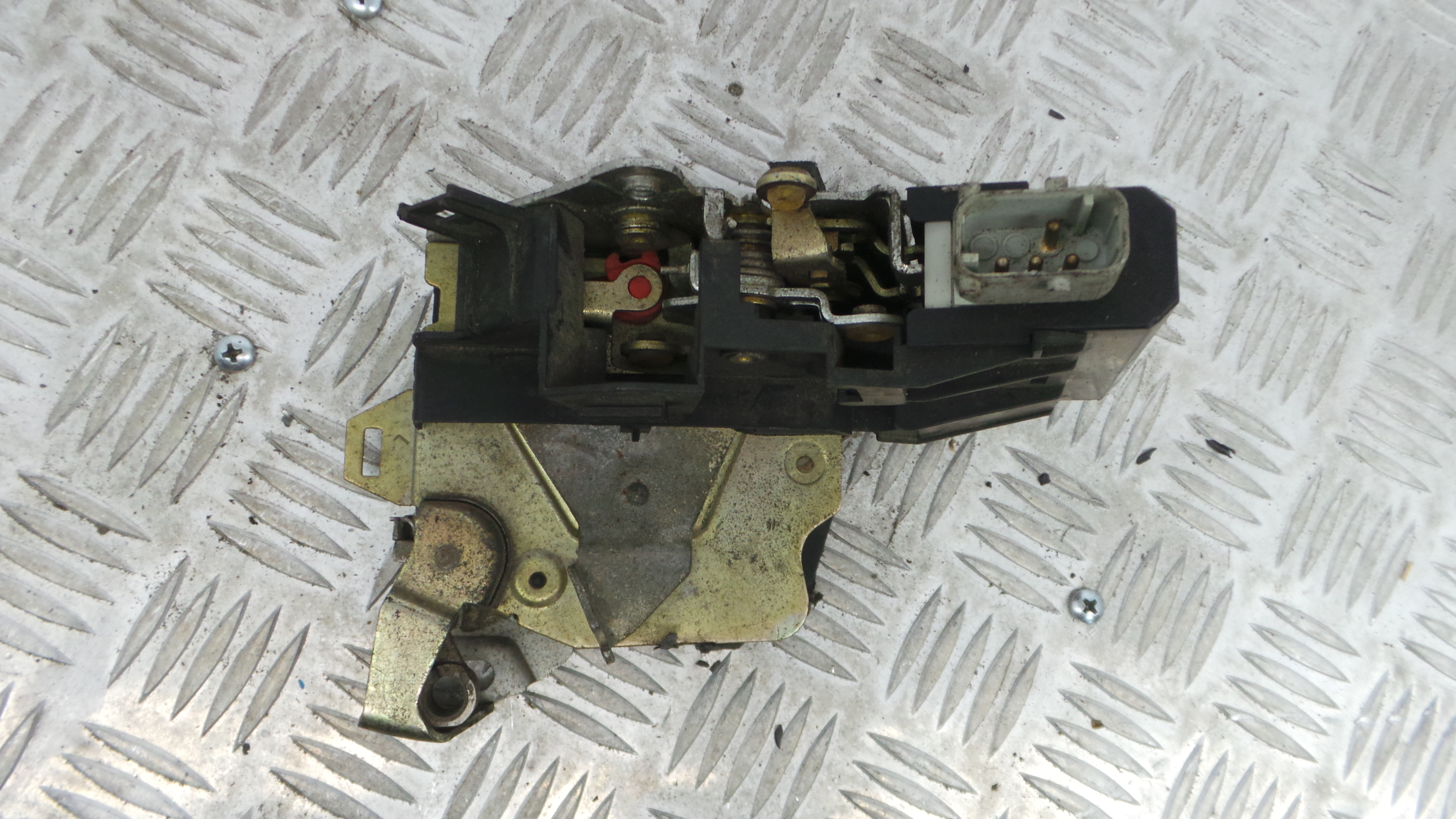 Fecho da Porta Trás Esq 51.21-8235097 - BMW 5 (E39)-33184571