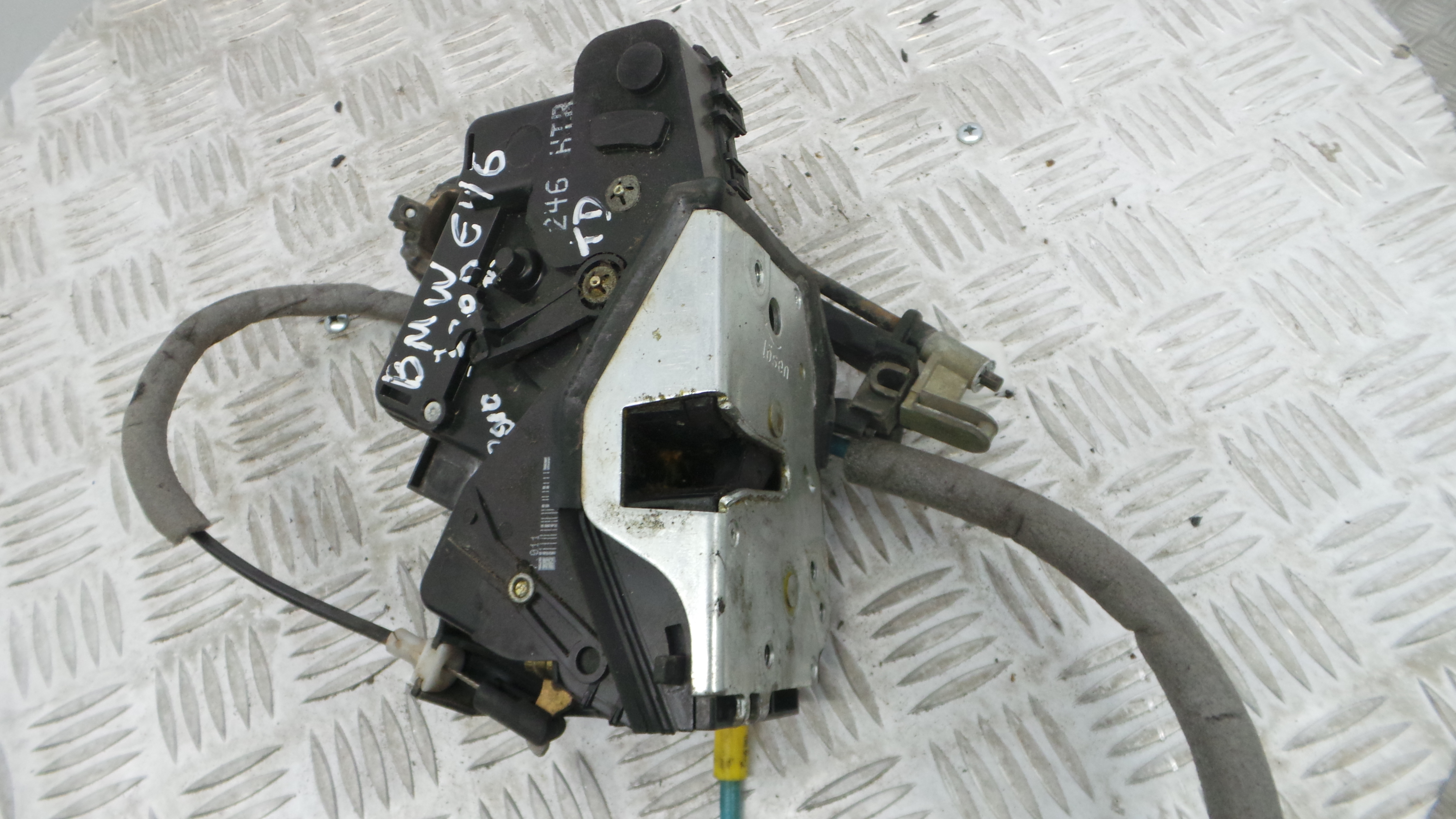 Fecho da Porta Trás Dto 51.22-7011310 - BMW 3 (E46)-33184582