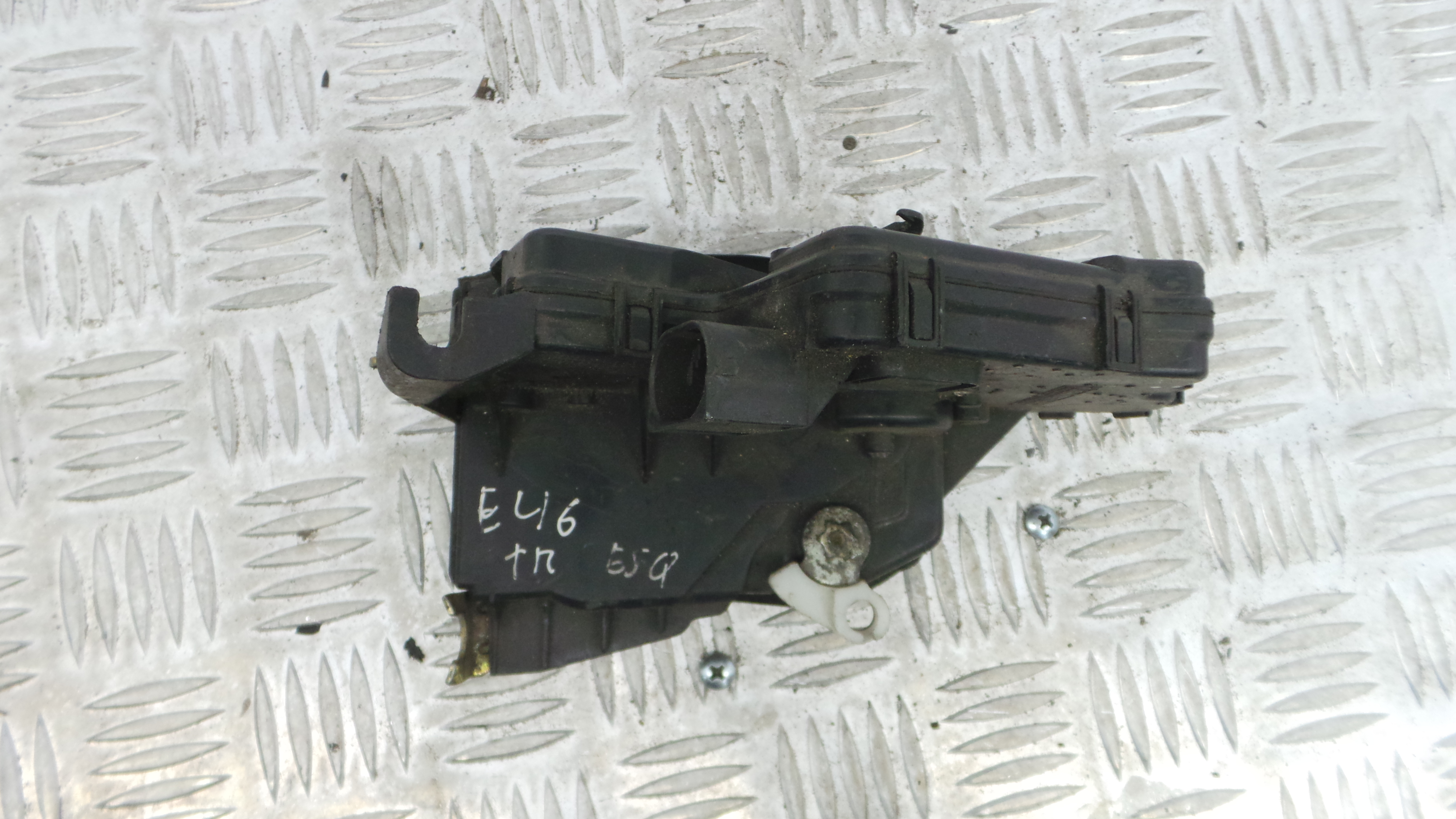 Fecho da Porta Trás Esq 51.22-7011309 - BMW 3 (E46)-33184593