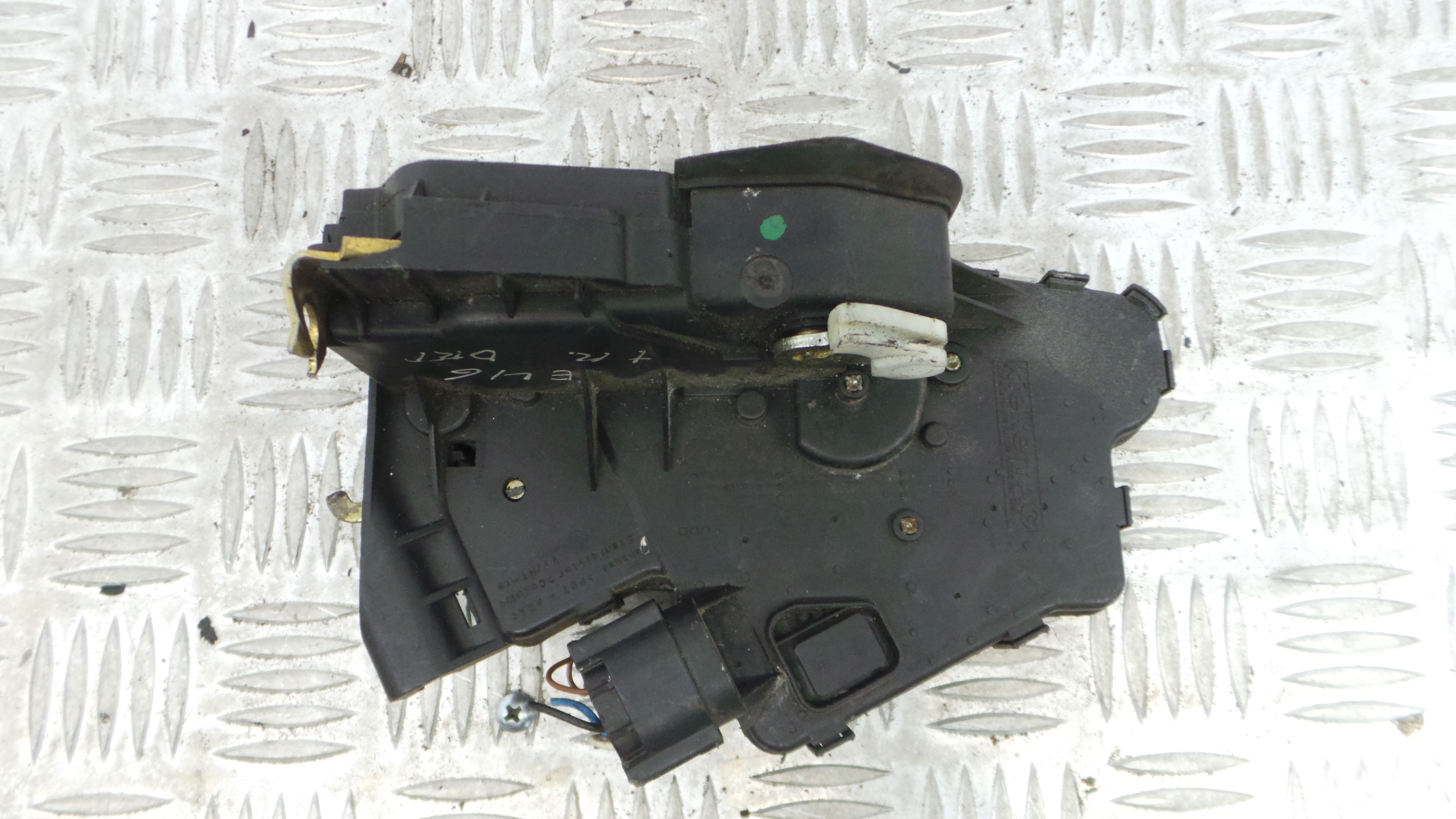 Fecho da Porta Trás Dto 51.22-7011310 - BMW 3 (E46)-33184601