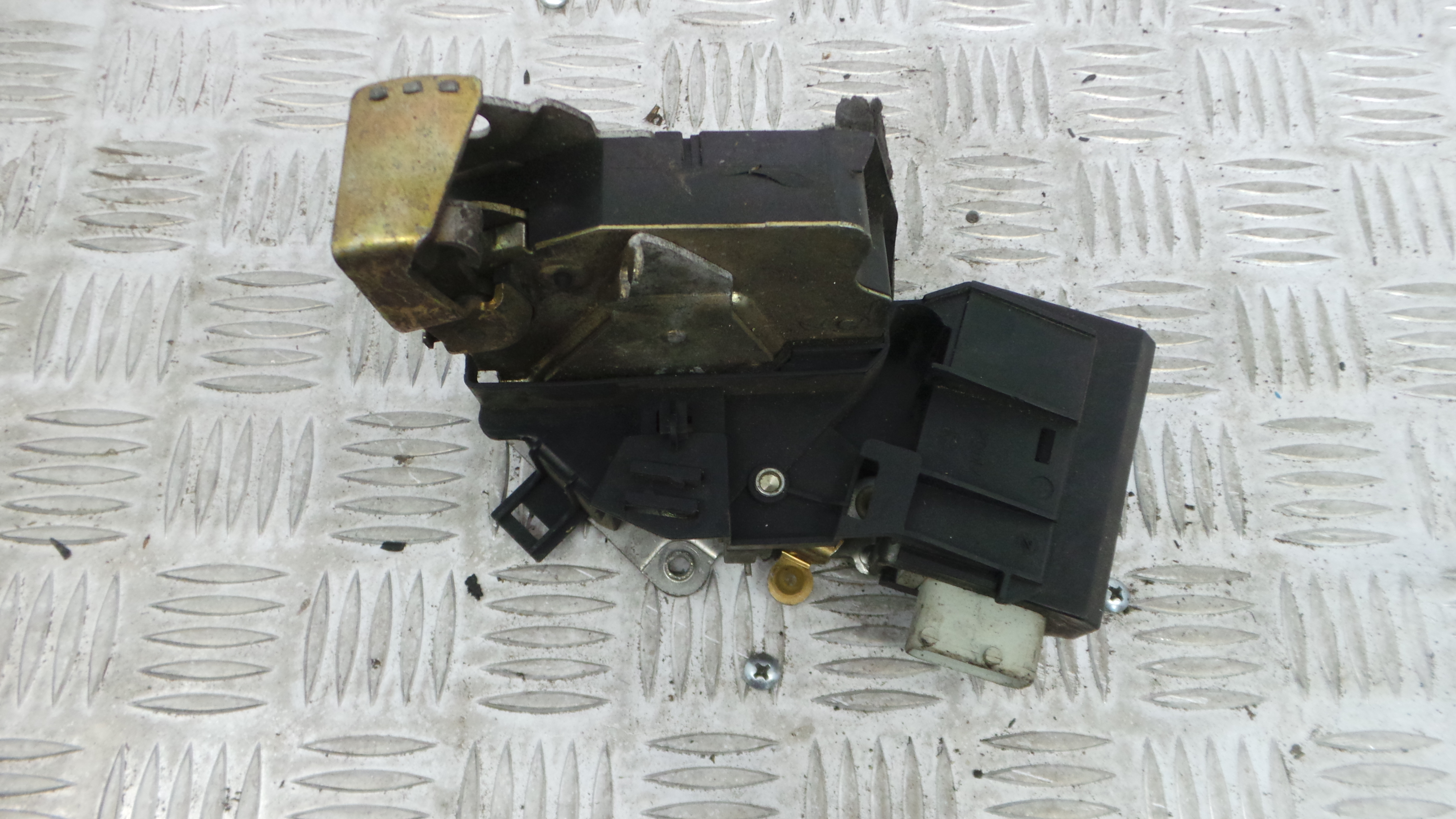 Fecho da Porta Trás Dto 51.22-8125672 - BMW 5 (E39)-33184720