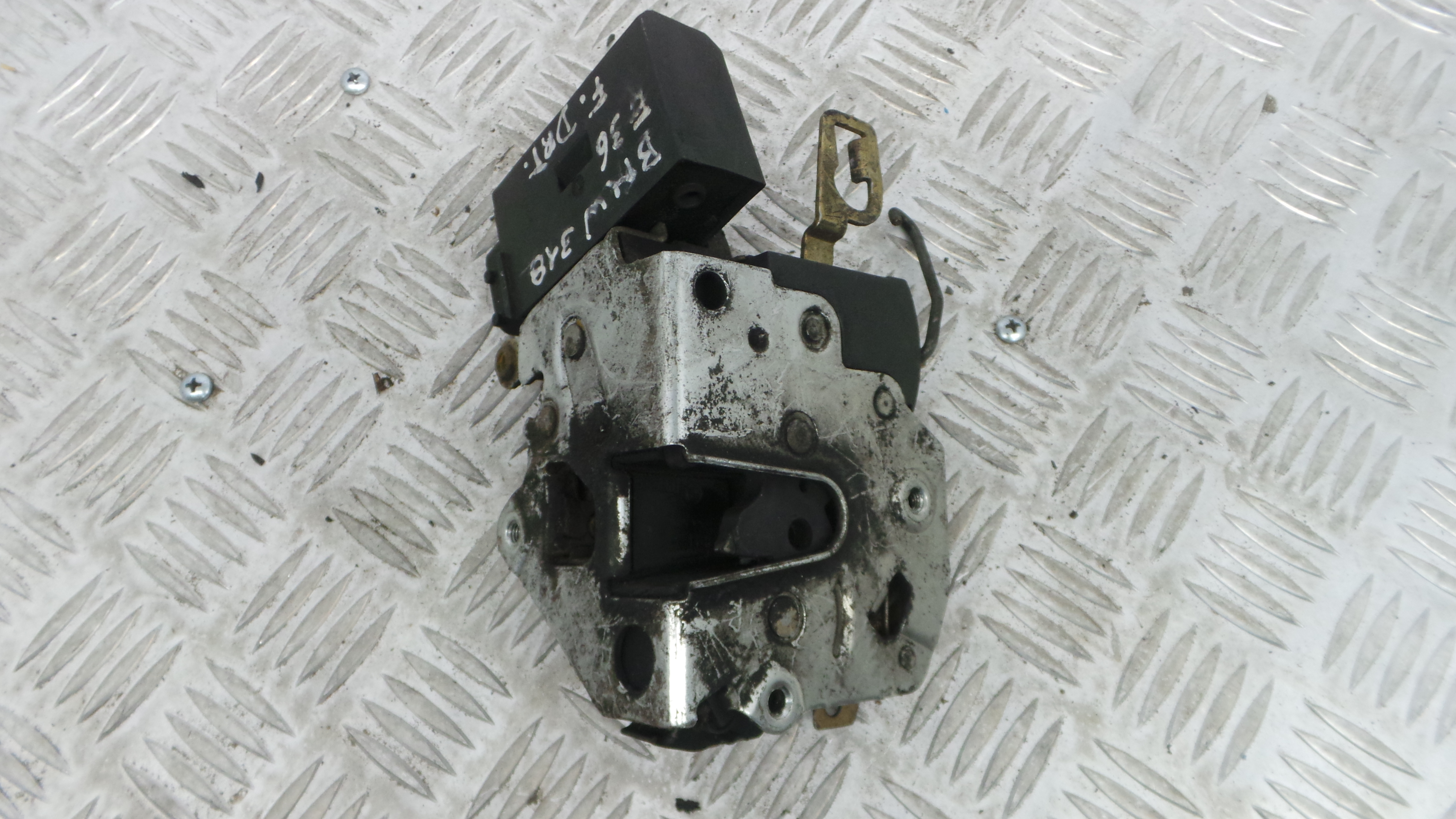 Fecho da Porta Frente Dto 67.11-1387606 - BMW 3 (E36)-33184726