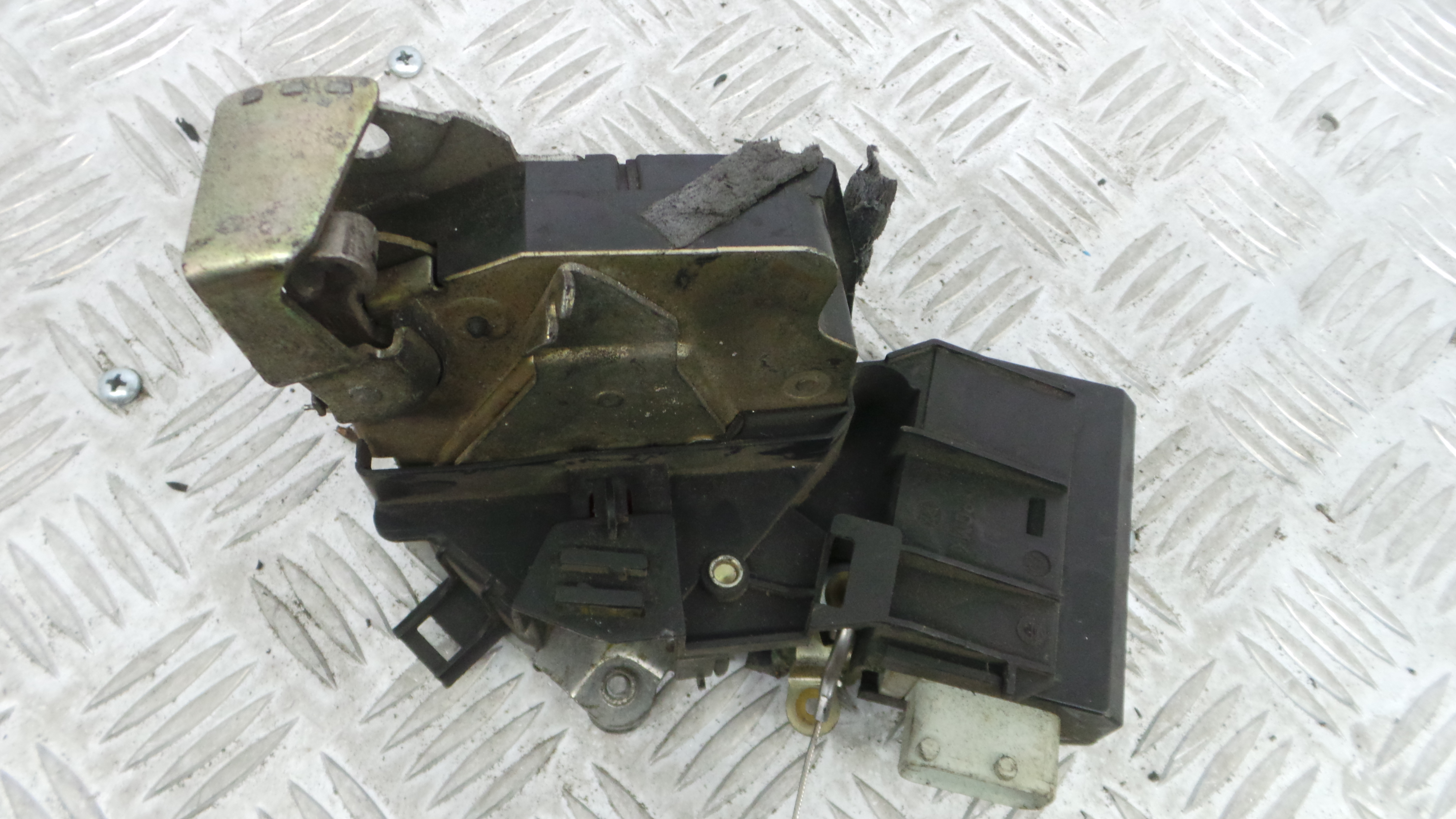 Fecho da Porta Trás Dto  - BMW 5 (E39)-33184729