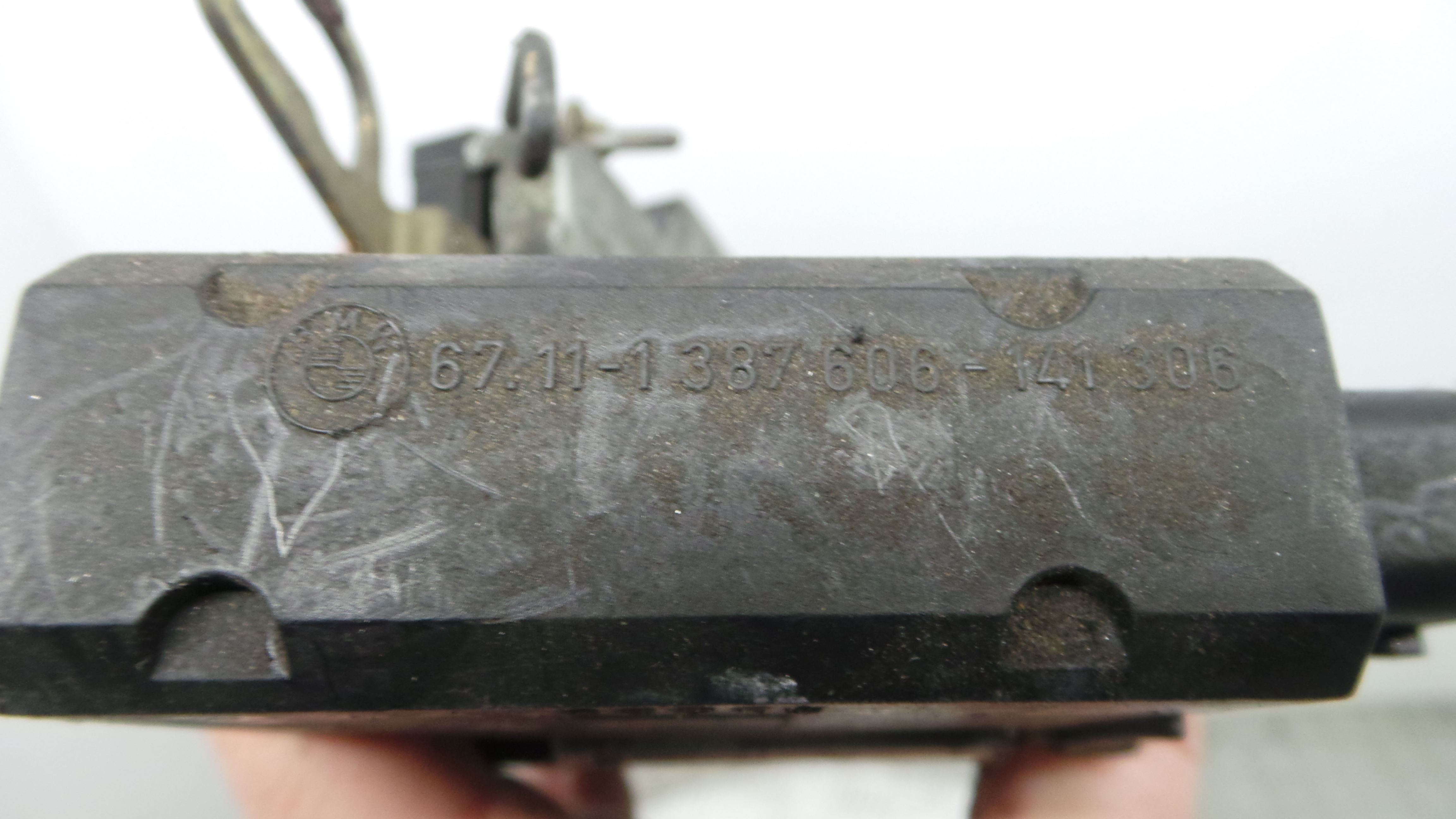 Fecho da Porta Frente Esq 67.11-1387606 - BMW 3 (E36)-33184732