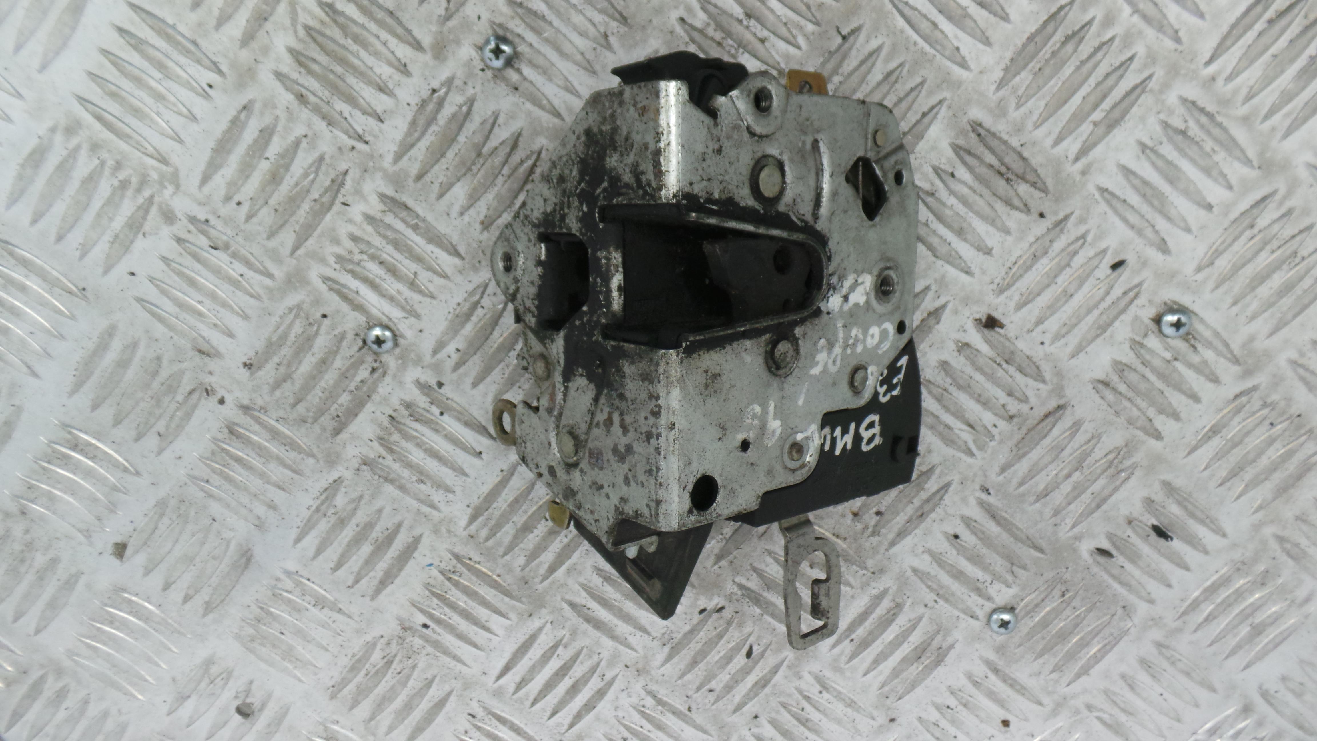 Fecho da Porta Esq 51.21-1977113 - BMW 3 Coupé (E36)-33184744