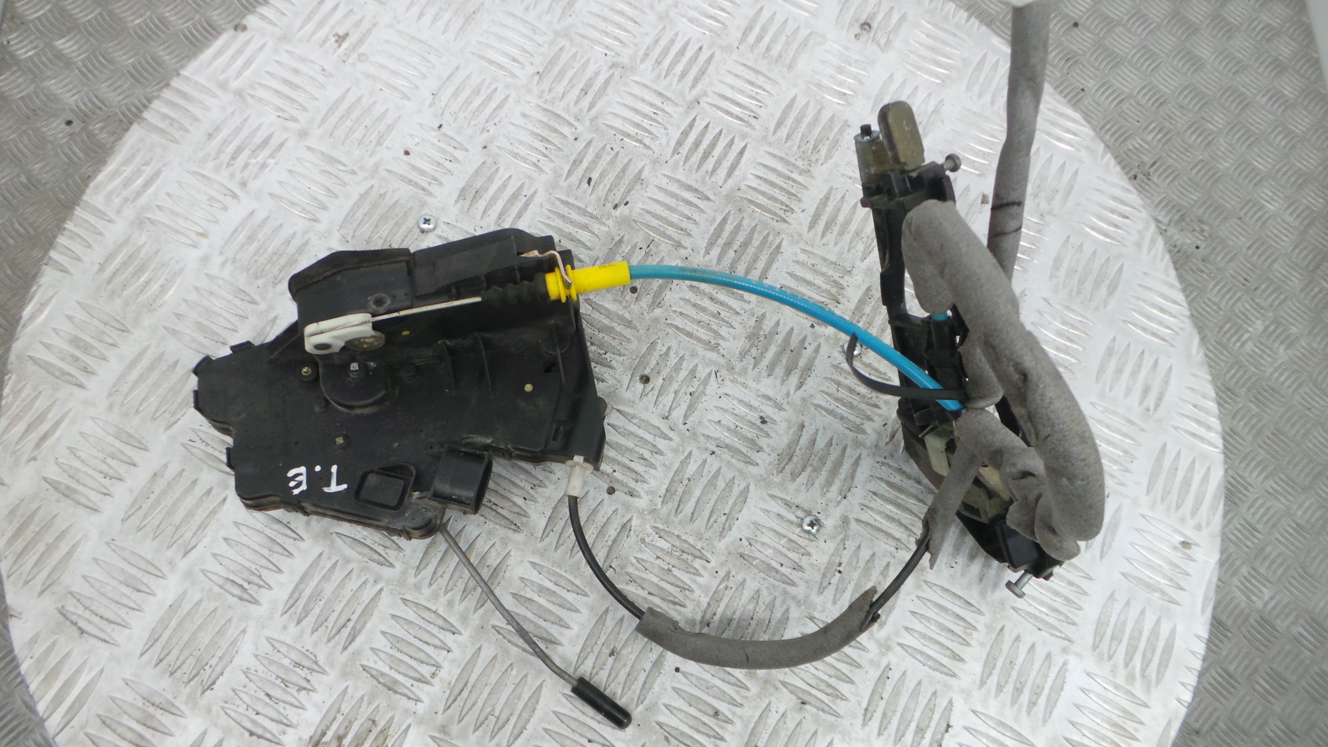 Fecho da Porta Trás Esq 51.22-7011309 - BMW 3 (E46)-33184749