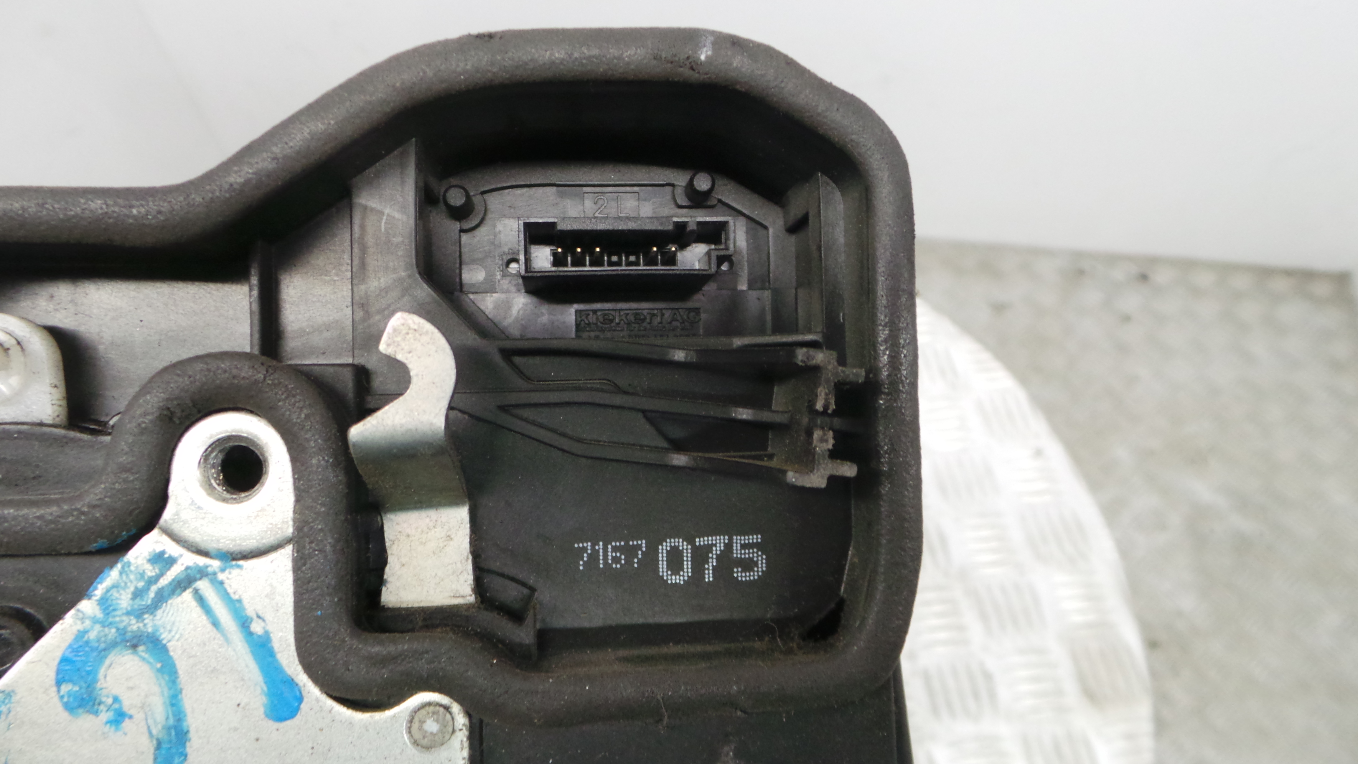 Fecho da Porta Trás Esq 51.22-7229459 - BMW 1 (E87)-33184759