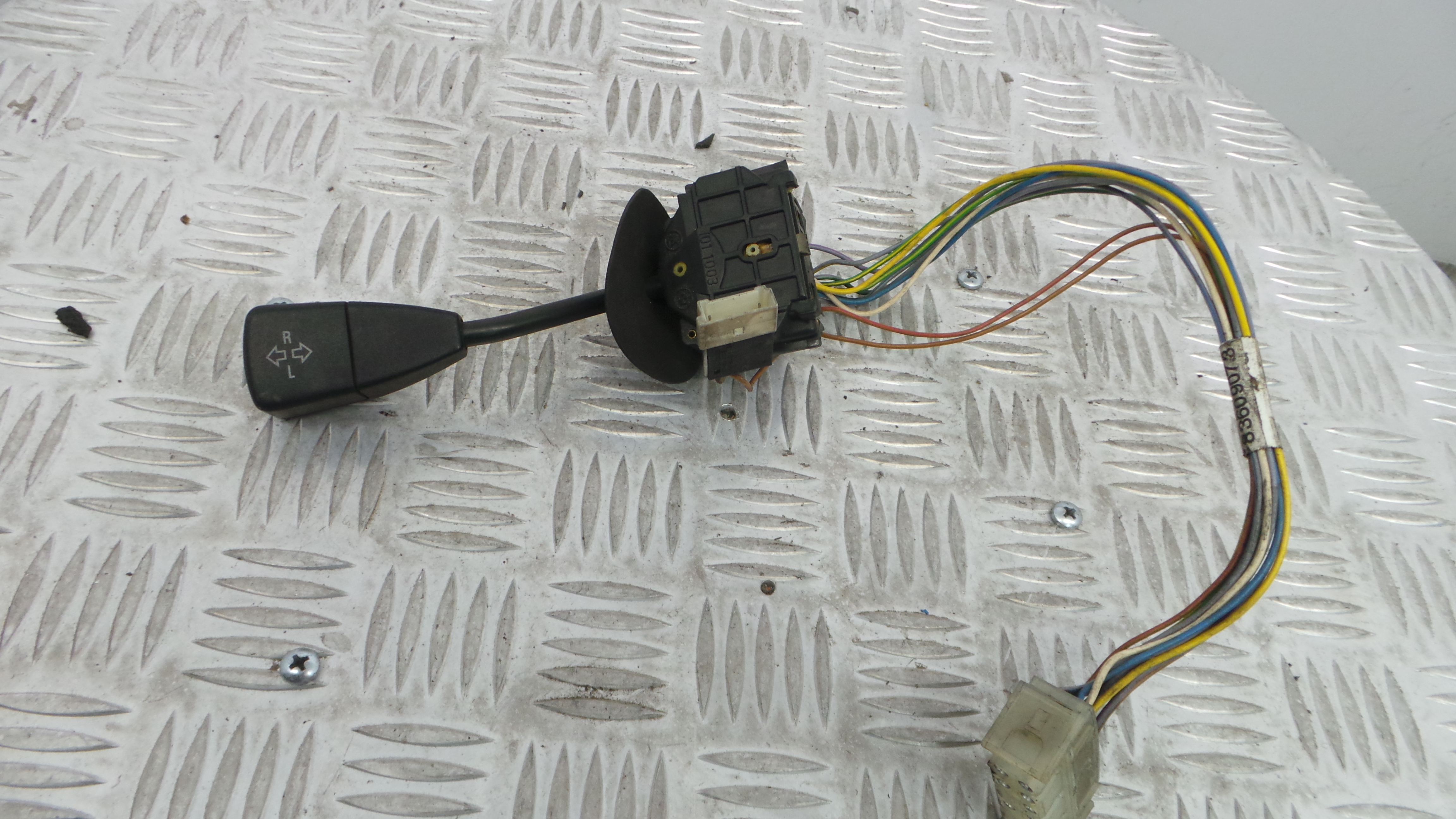 Manete / Comando dos Piscas 61.31-8360907 - BMW 3 Compact (E36)-33184801