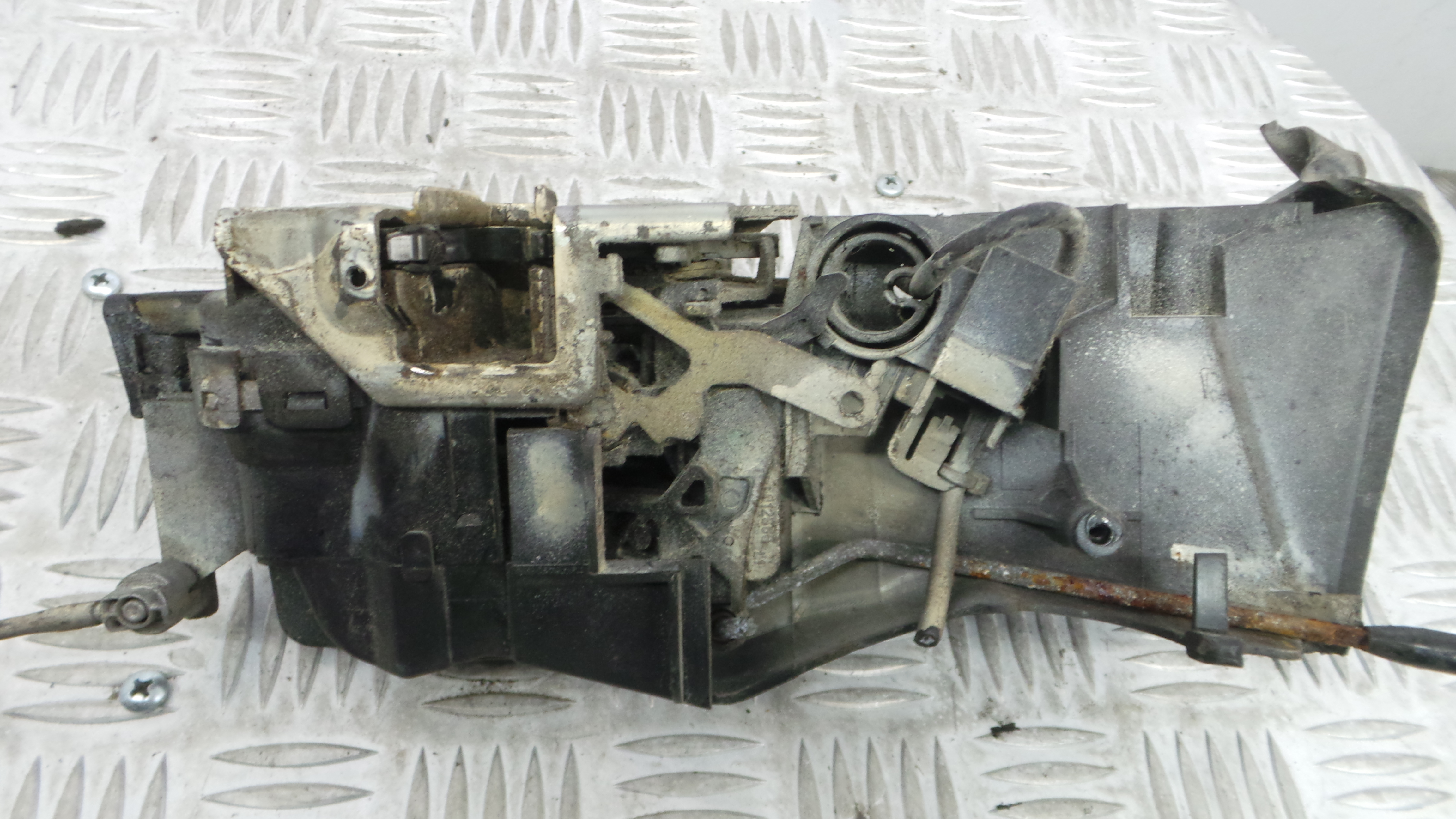 Fecho da Porta Frente Esq A2027204135 - MERCEDES-BENZ C-CLASS (W202)-33184813