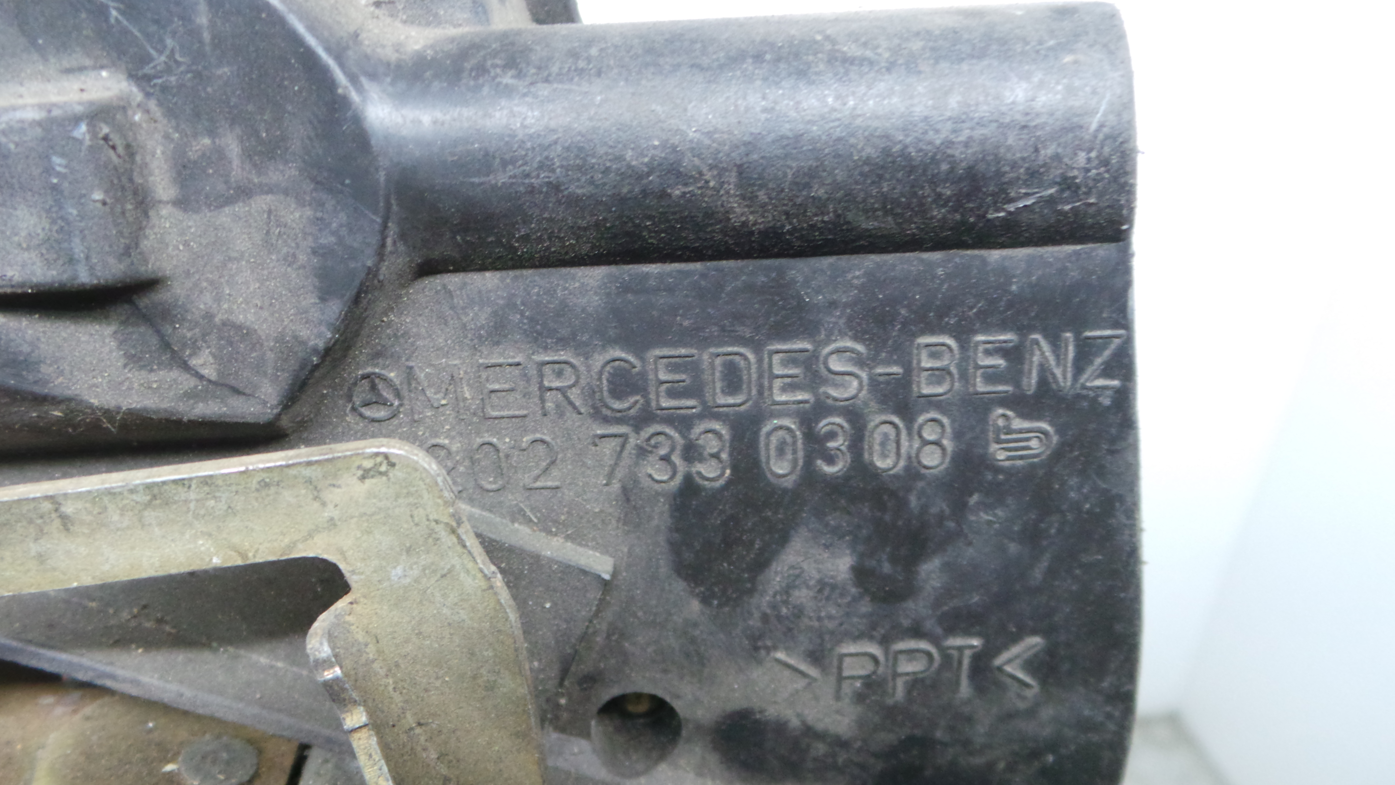 Fecho da Porta Trás Esq A2027300535 - MERCEDES-BENZ E-CLASS (W210)-33184816