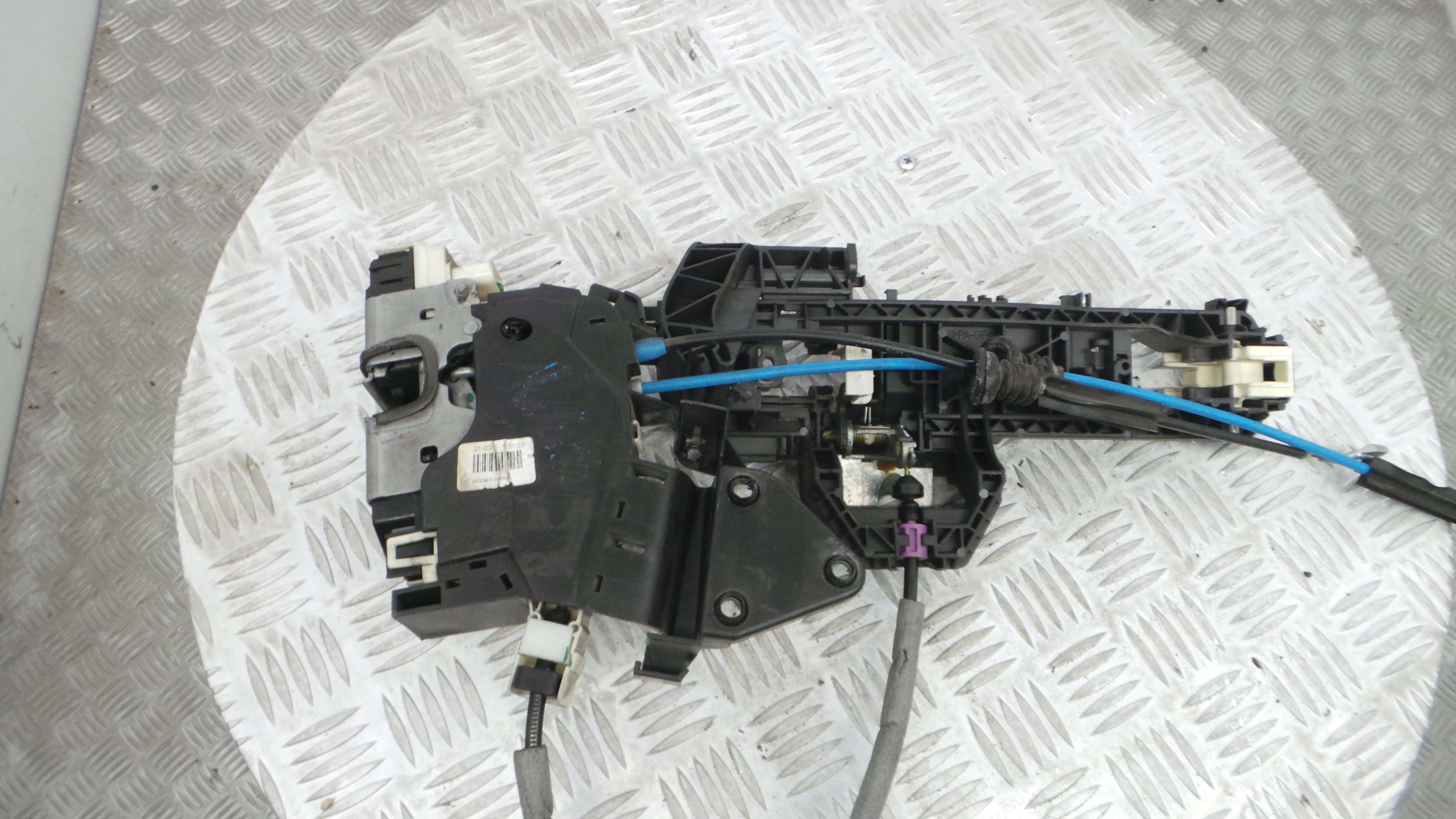 Fecho da Porta Trás Esq A2047331708 - MERCEDES-BENZ C-CLASS (W204)-33184821 Fecho da Porta Trás Esq A2047331708 - MERCEDES-BENZ C-CLASS (W204)-33184821