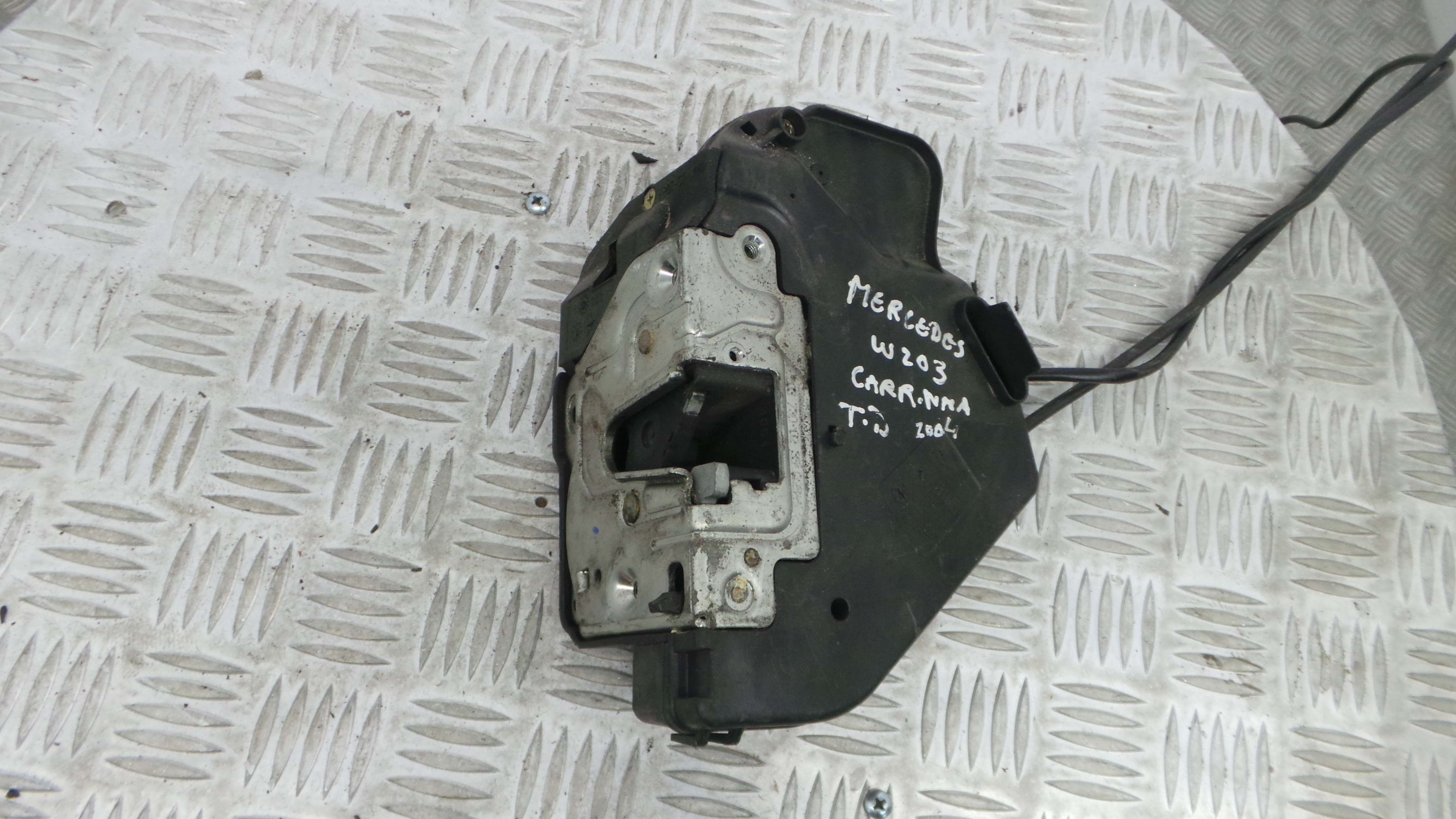 Fecho da Porta Trás Dto 2037300235 - MERCEDES-BENZ C-CLASS (W203)-33184830 Fecho da Porta Trás Dto 2037300235 - MERCEDES-BENZ C-CLASS (W203)-33184830