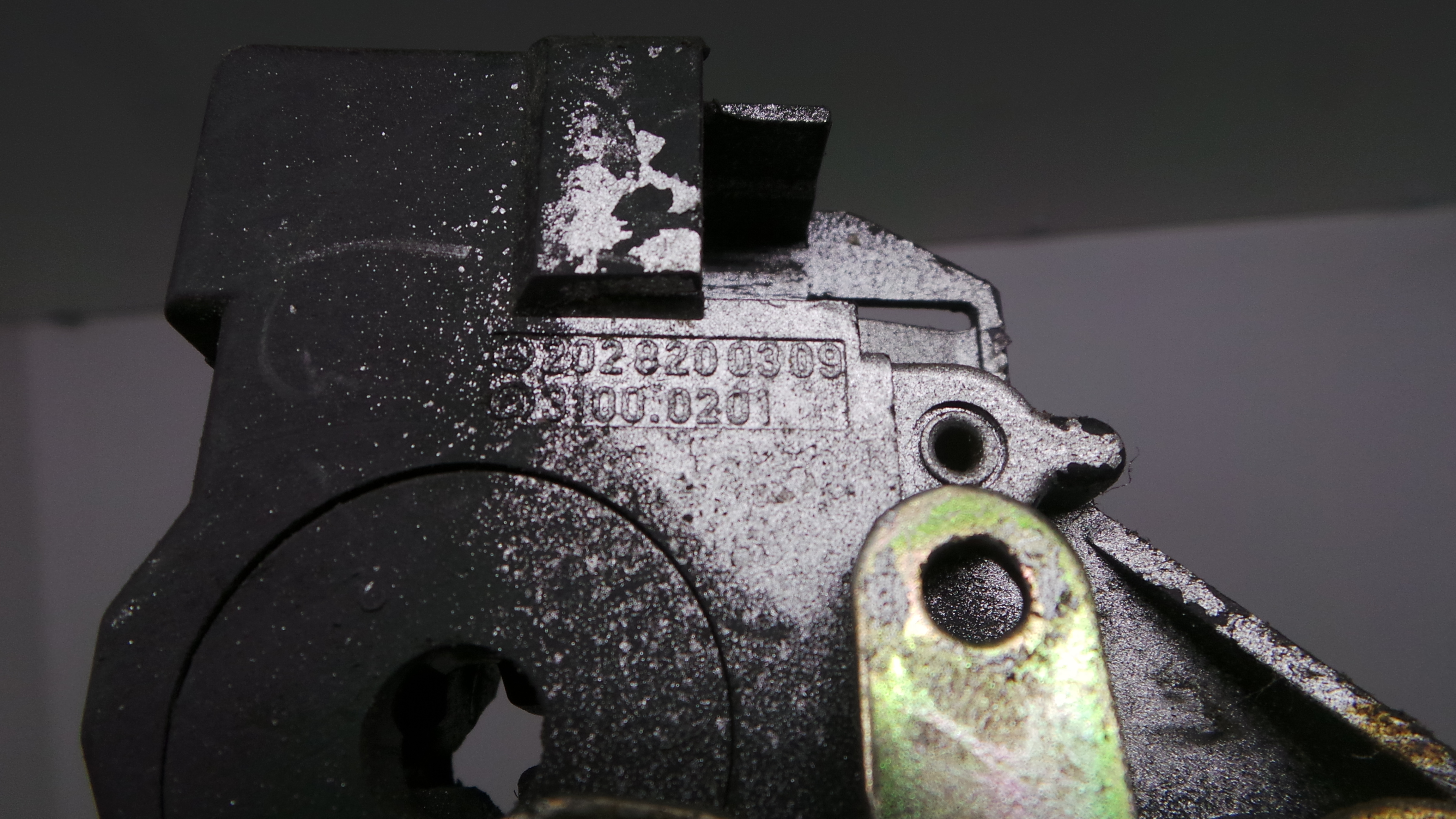 Fecho da Porta Frente Esq 2028200309 - MERCEDES-BENZ C-CLASS (W202)-33184856