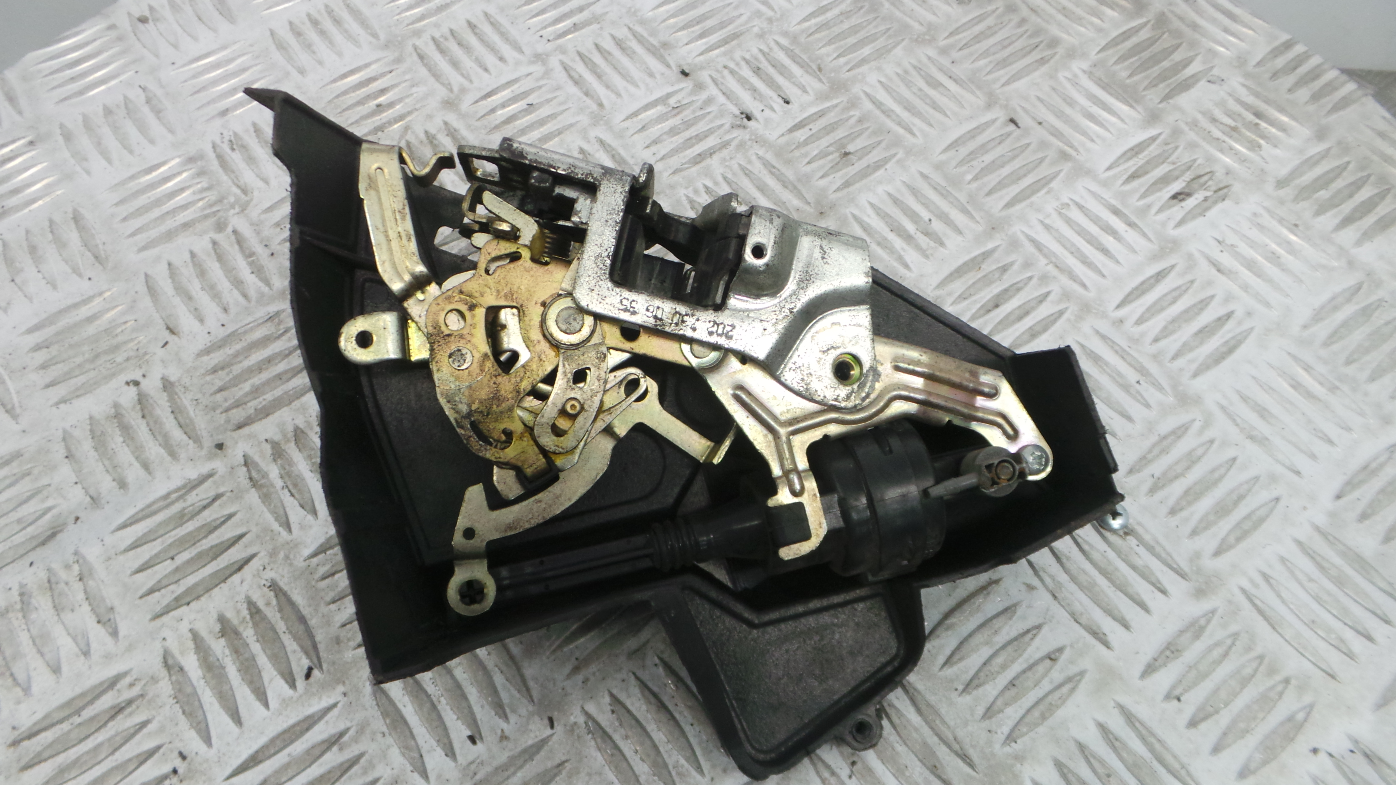 Fecho da Porta Trás Dto 2027300635 - MERCEDES-BENZ C-CLASS (W202)-33184861