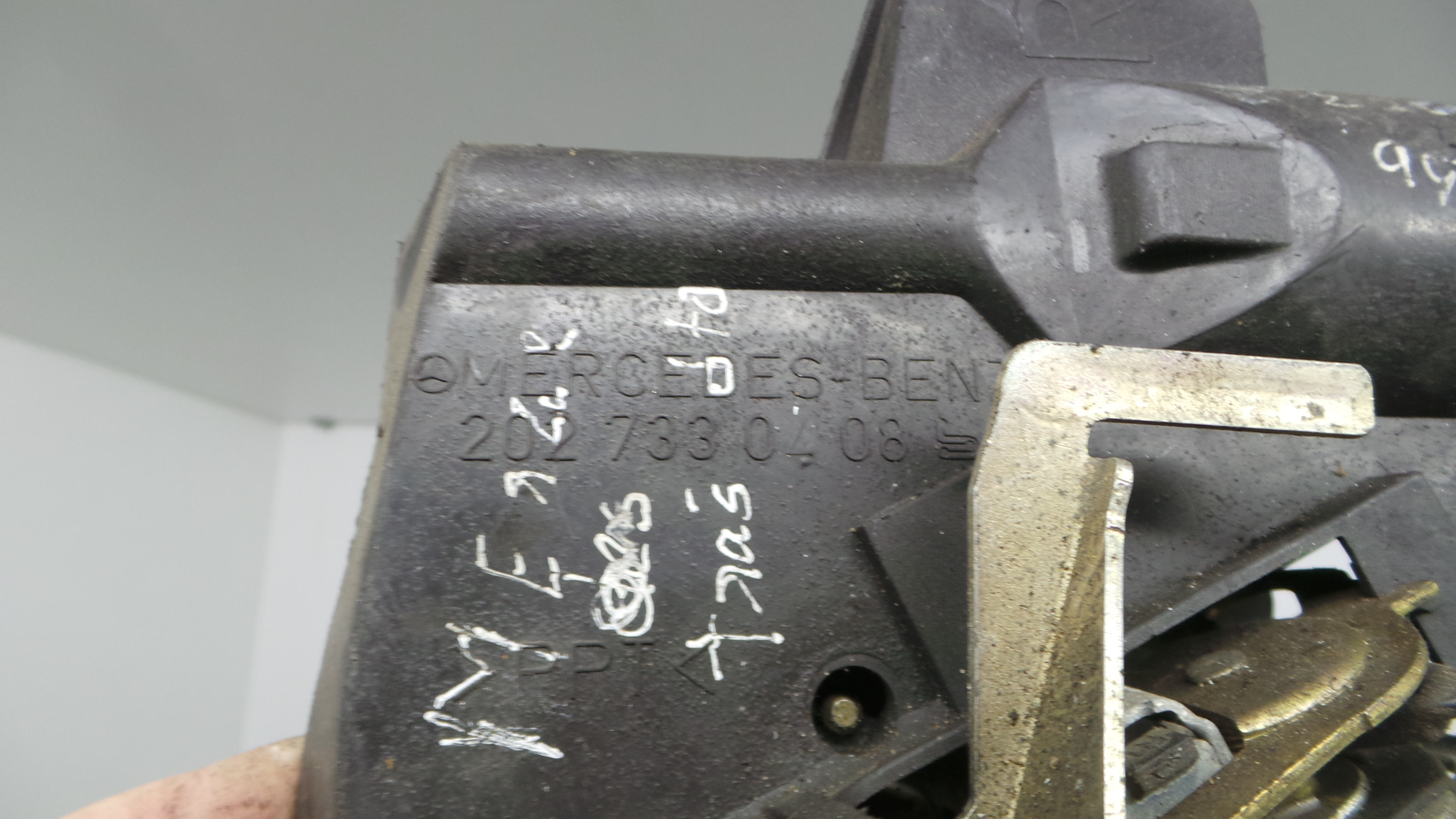 Fecho da Porta Trás Dto 2027300635 - MERCEDES-BENZ C-CLASS (W202)-33184861