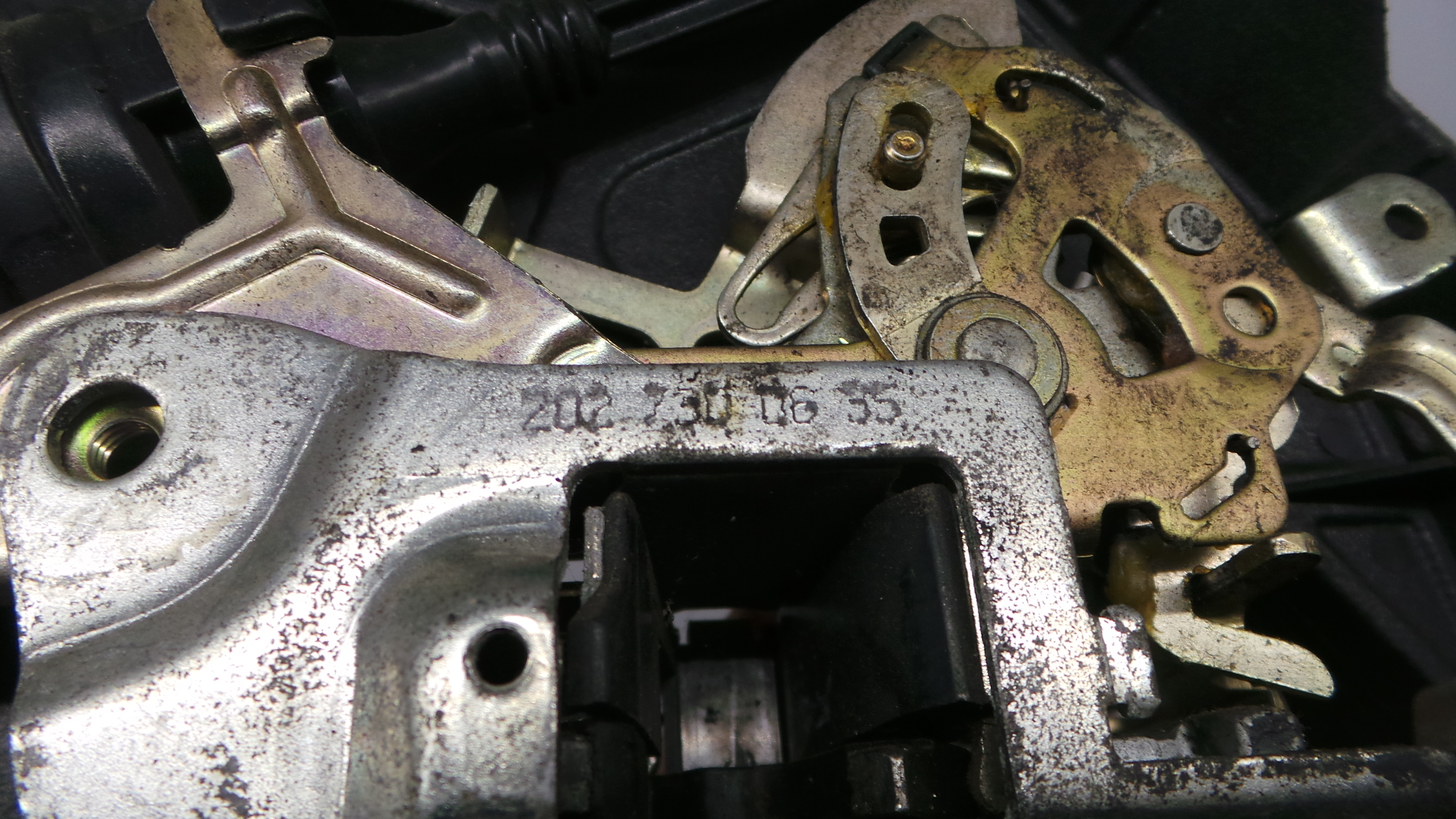 Fecho da Porta Trás Dto 2027300635 - MERCEDES-BENZ C-CLASS (W202)-33184861