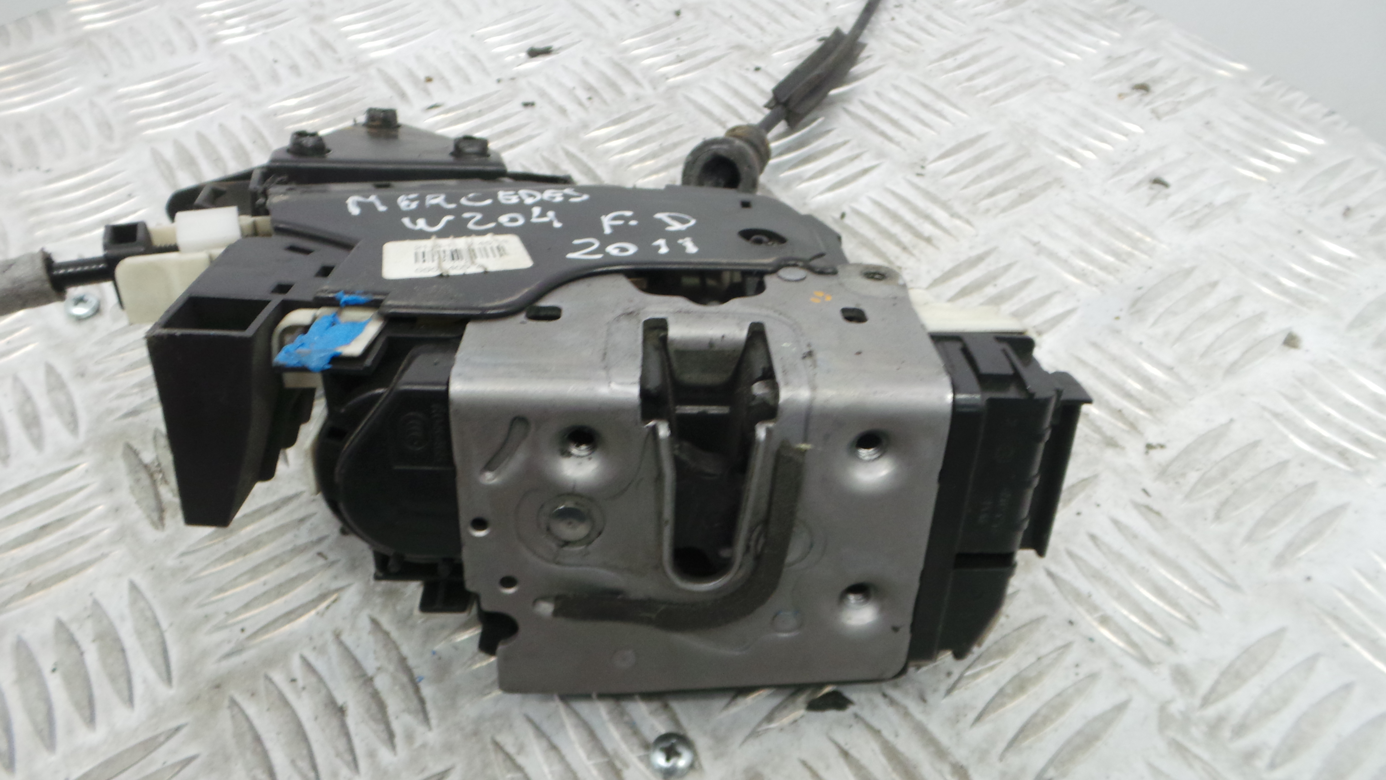 Fecho da Porta Frente Dto A2047203035 - MERCEDES-BENZ C-CLASS (W204)-33184873