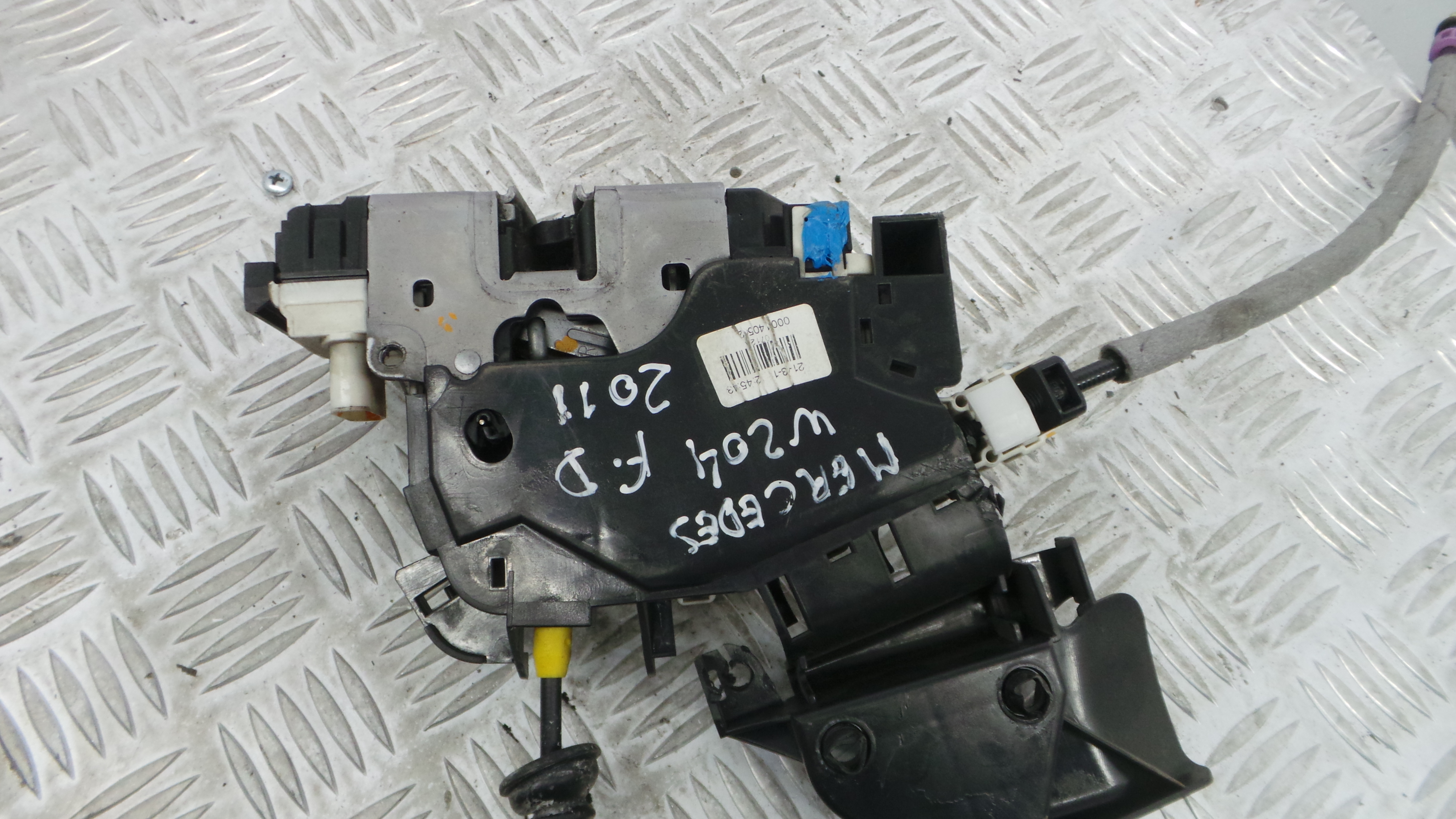 Fecho da Porta Frente Dto A2047203035 - MERCEDES-BENZ C-CLASS (W204)-33184873