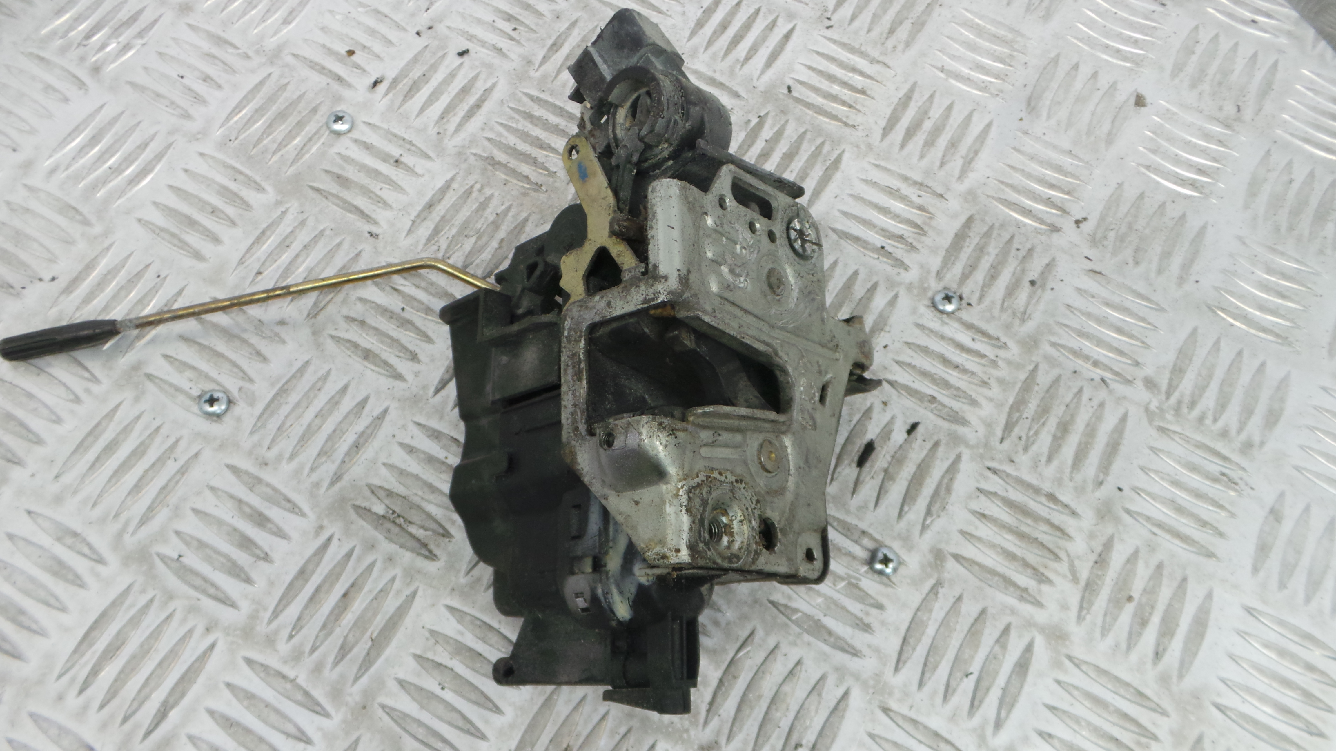 Fecho da Porta Frente Dto A2027203835 - MERCEDES-BENZ C-CLASS (W202)-33184879 Fecho da Porta Frente Dto A2027203835 - MERCEDES-BENZ C-CLASS (W202)-33184879