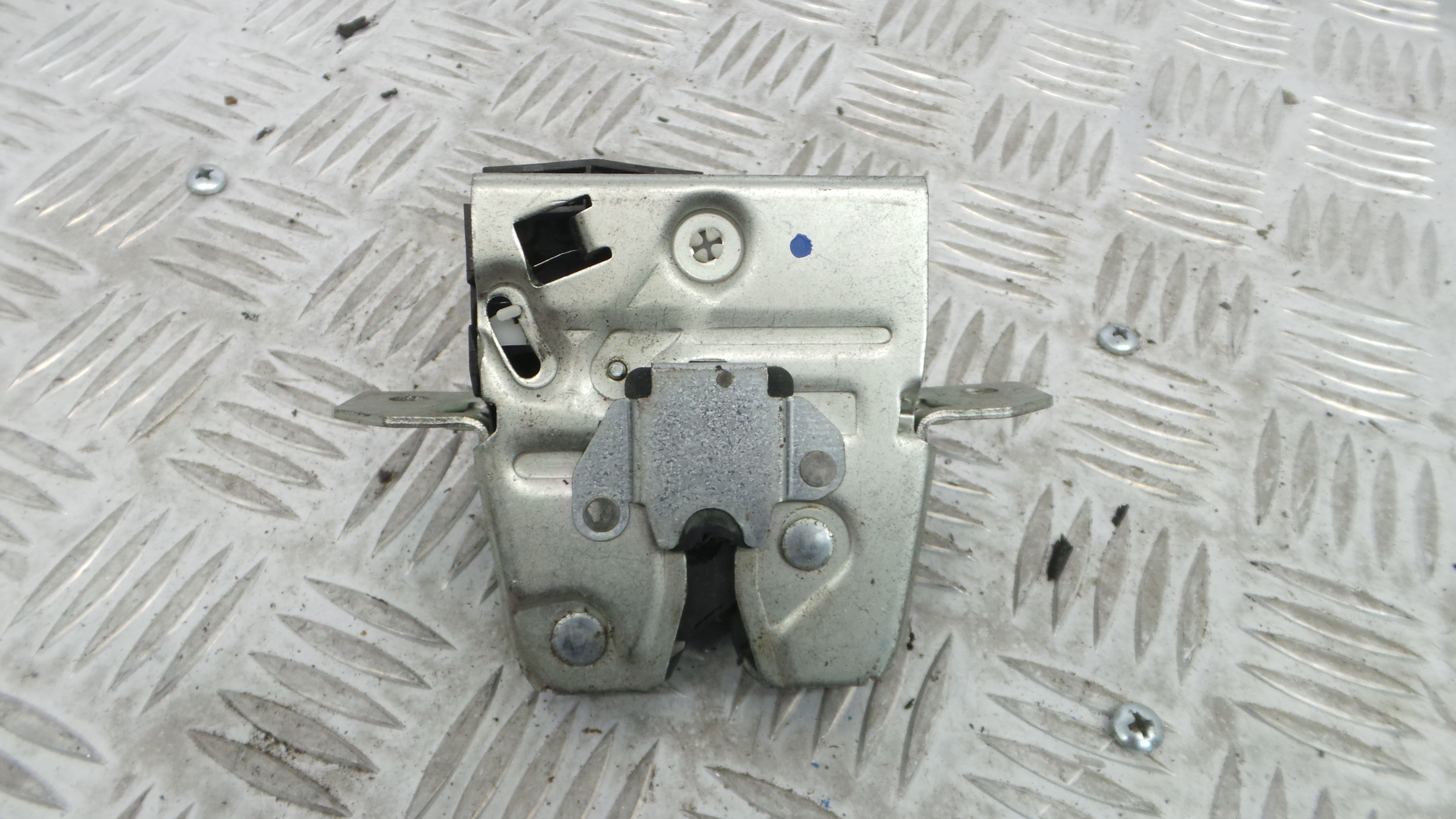 Fecho Mala  A2467401100 - MERCEDES-BENZ A-CLASS (W176)-33184882