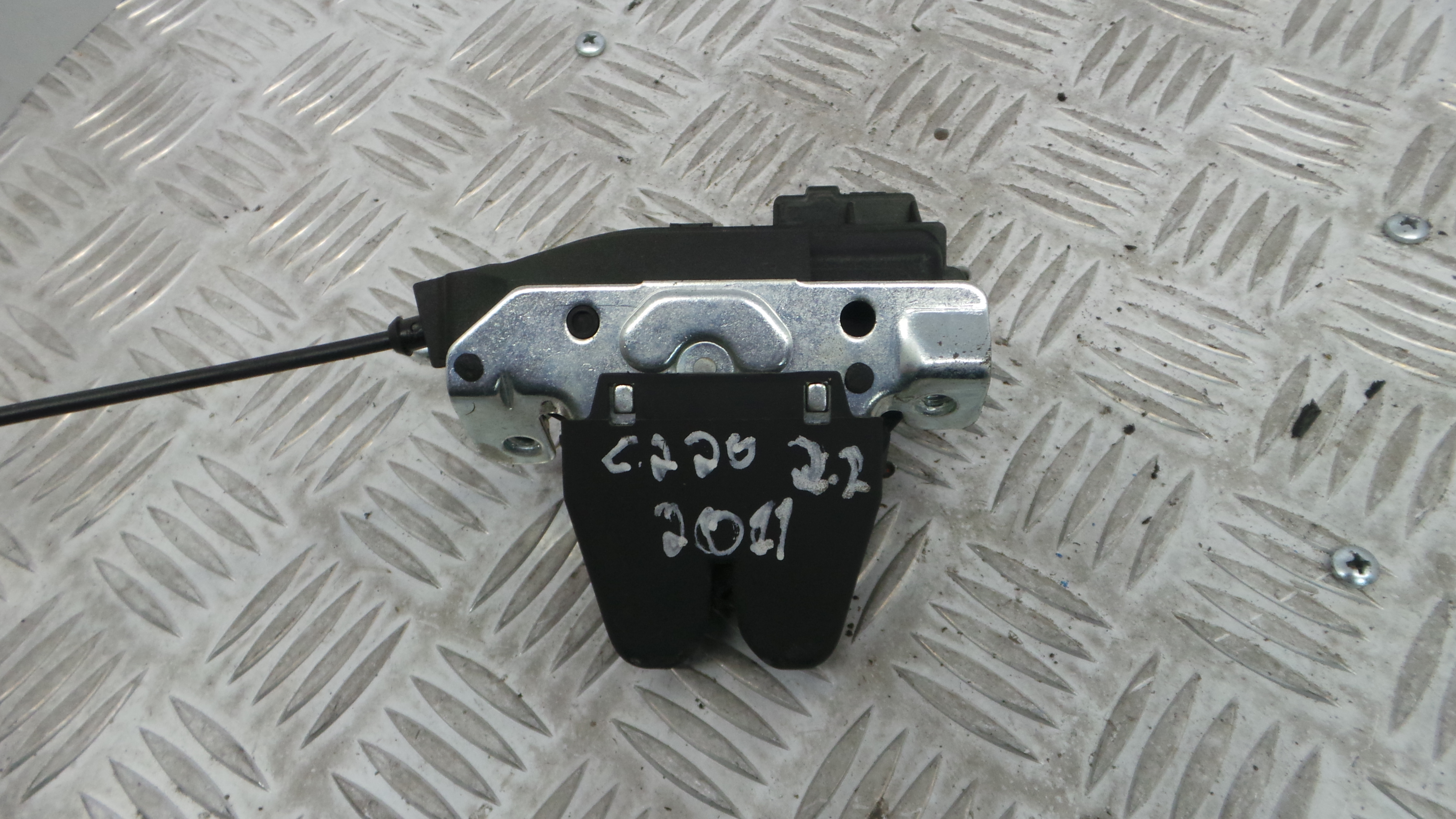 Fecho Mala  A2047500185 - MERCEDES-BENZ C-CLASS (W204)-33184884