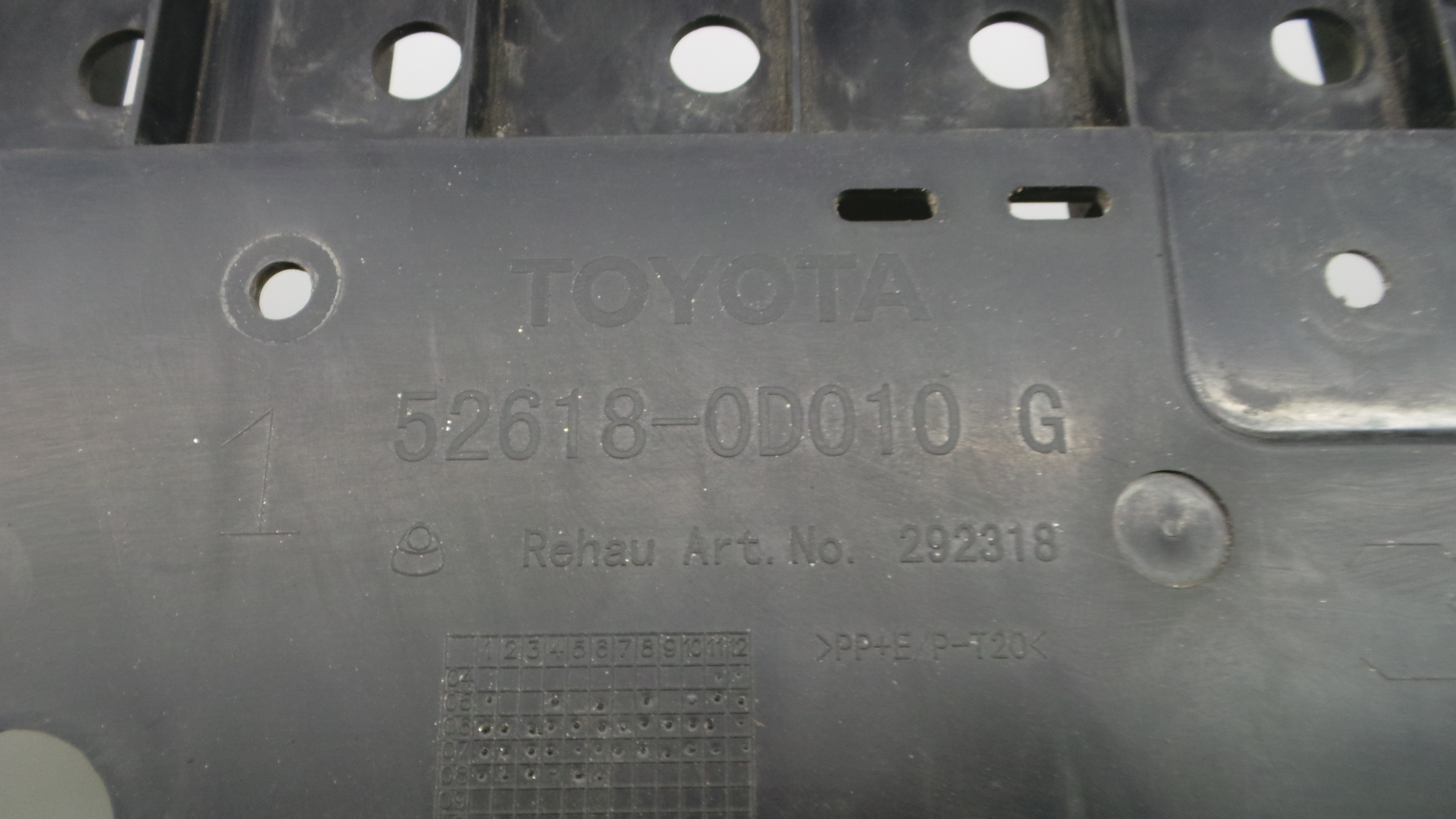 Suporte do Para Choques 52618-0D010 - TOYOTA YARIS (_P9_), YARIS/VITZ (_P9_)-33185040