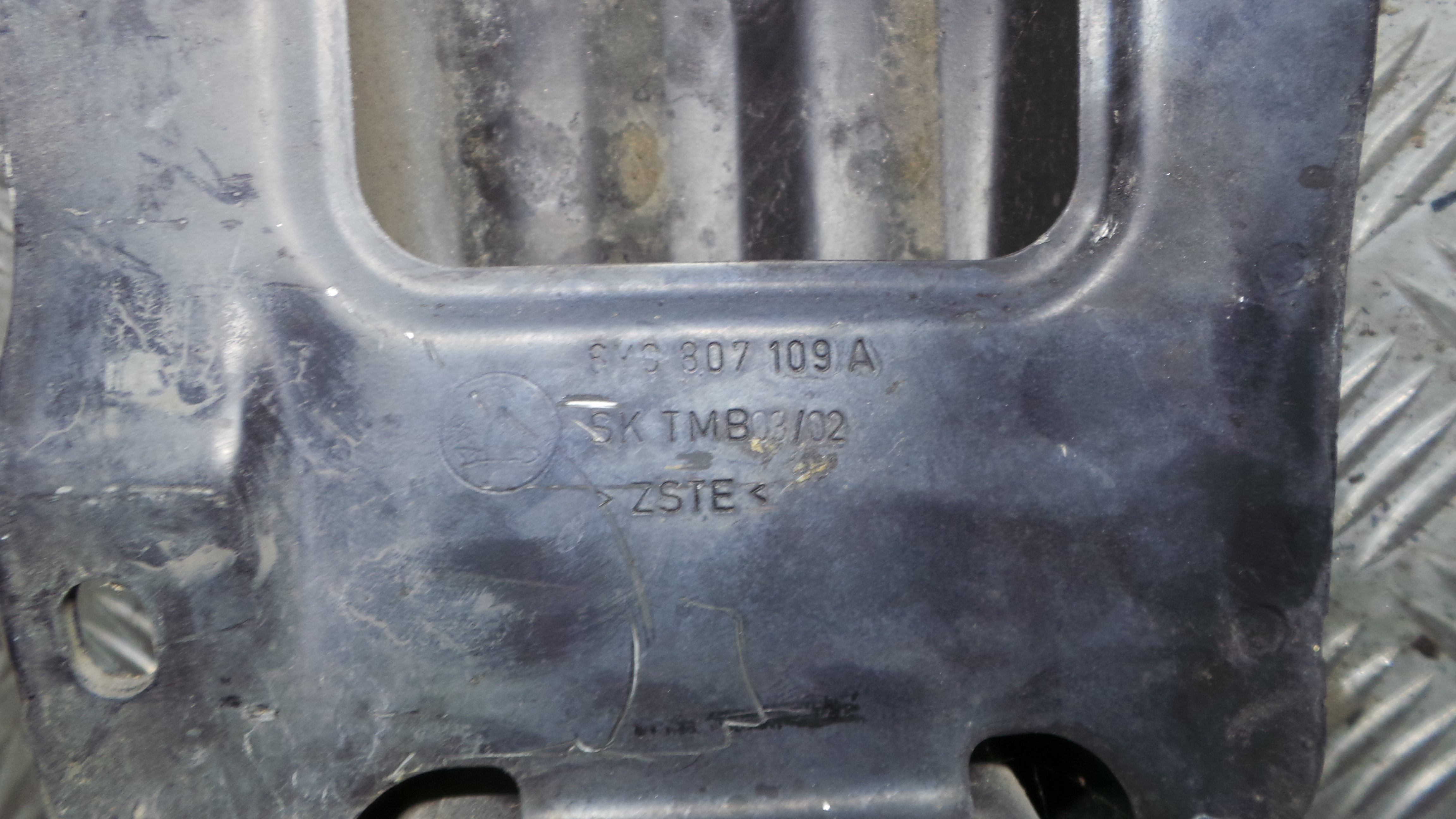 Reforço do Para Choques Frente 6Y9807109A - SKODA FABIA I (6Y2)-33185158