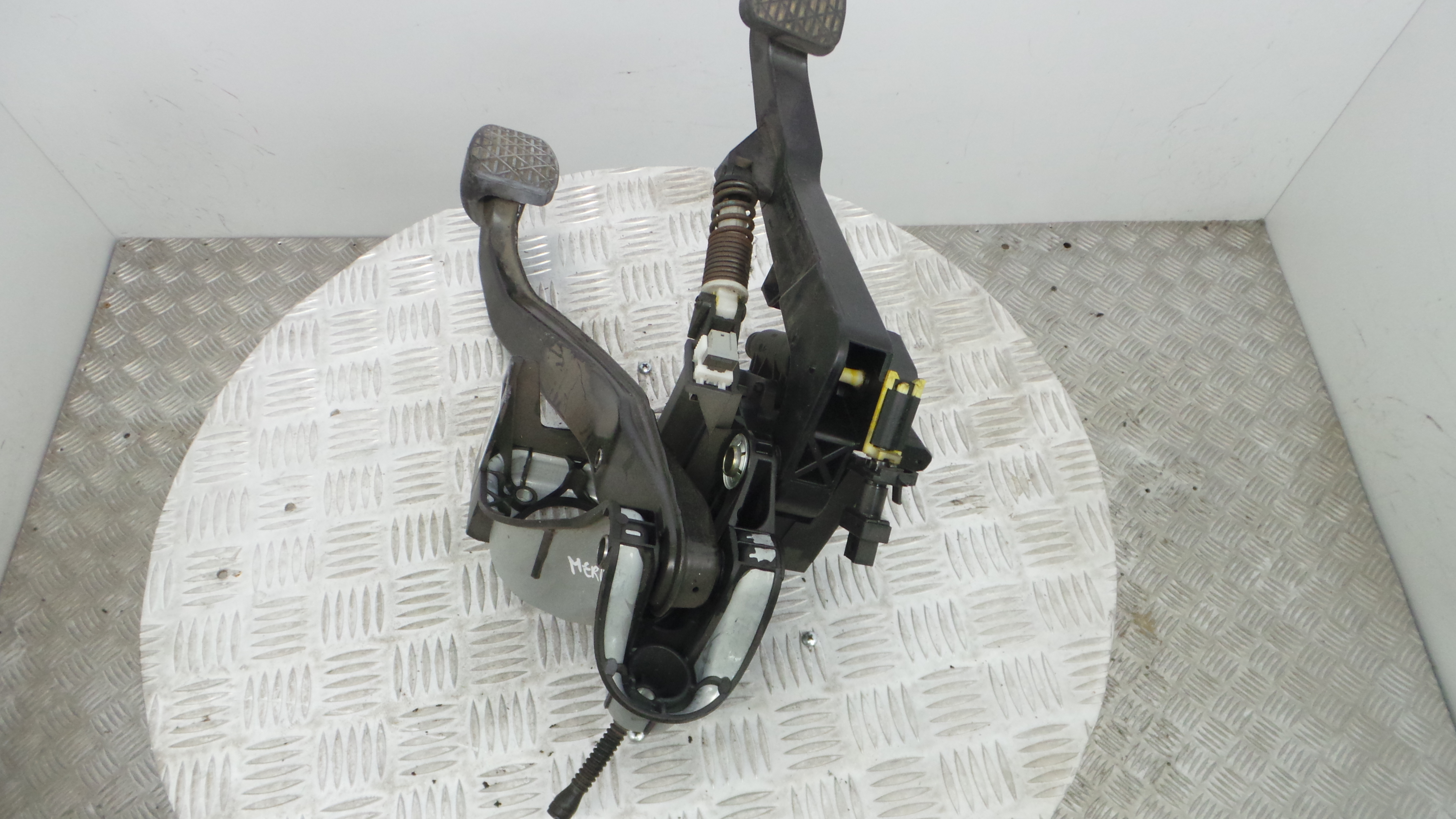 Pedal do Travão A2042908501 - MERCEDES-BENZ C-CLASS (W204)-33185587
