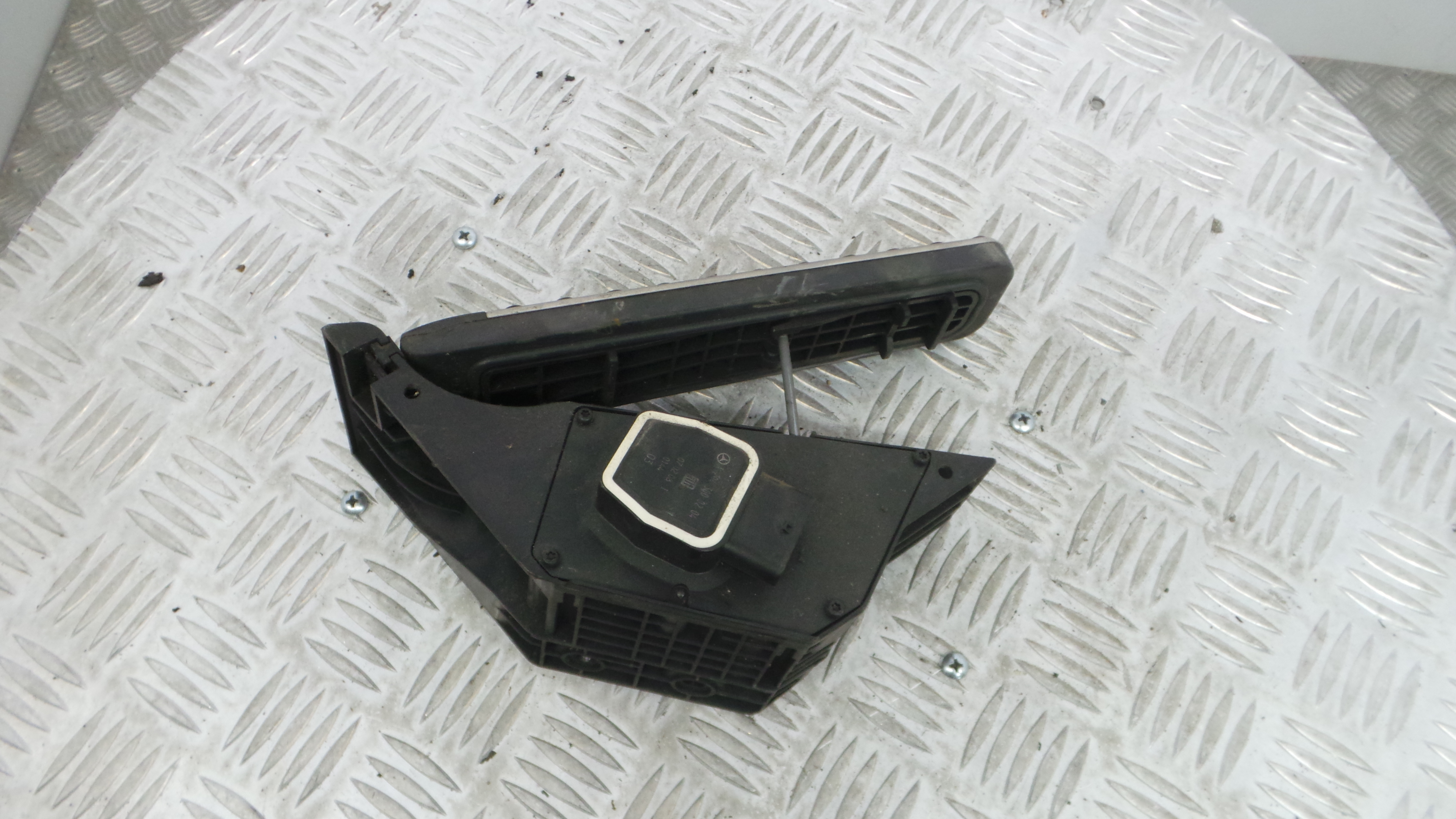 Pedal do Acelerador A2043000204 - MERCEDES-BENZ C-CLASS (W204)-33185592