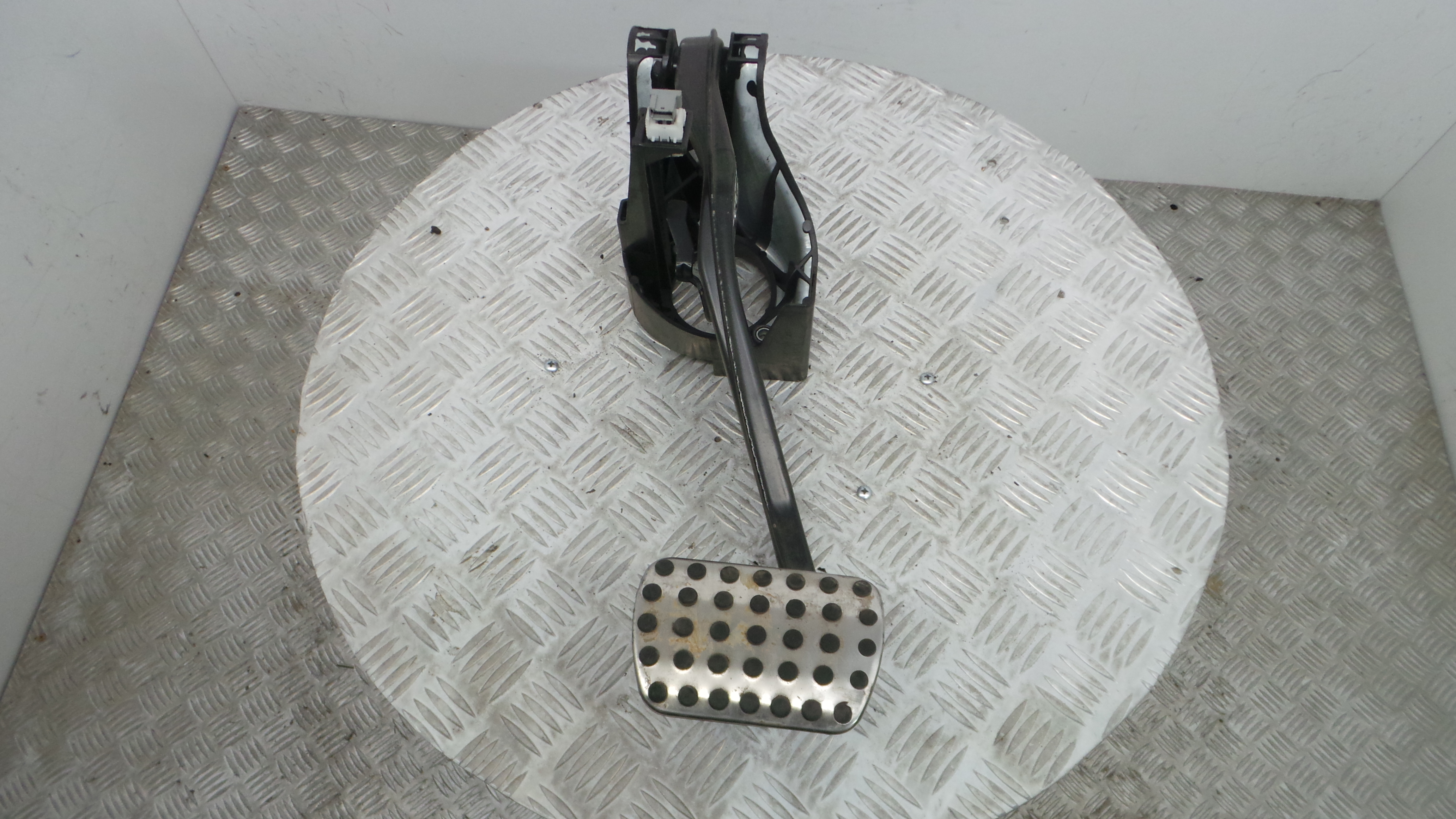 Pedal do Travão A2042902101 - MERCEDES-BENZ C-CLASS (W204)-33185598