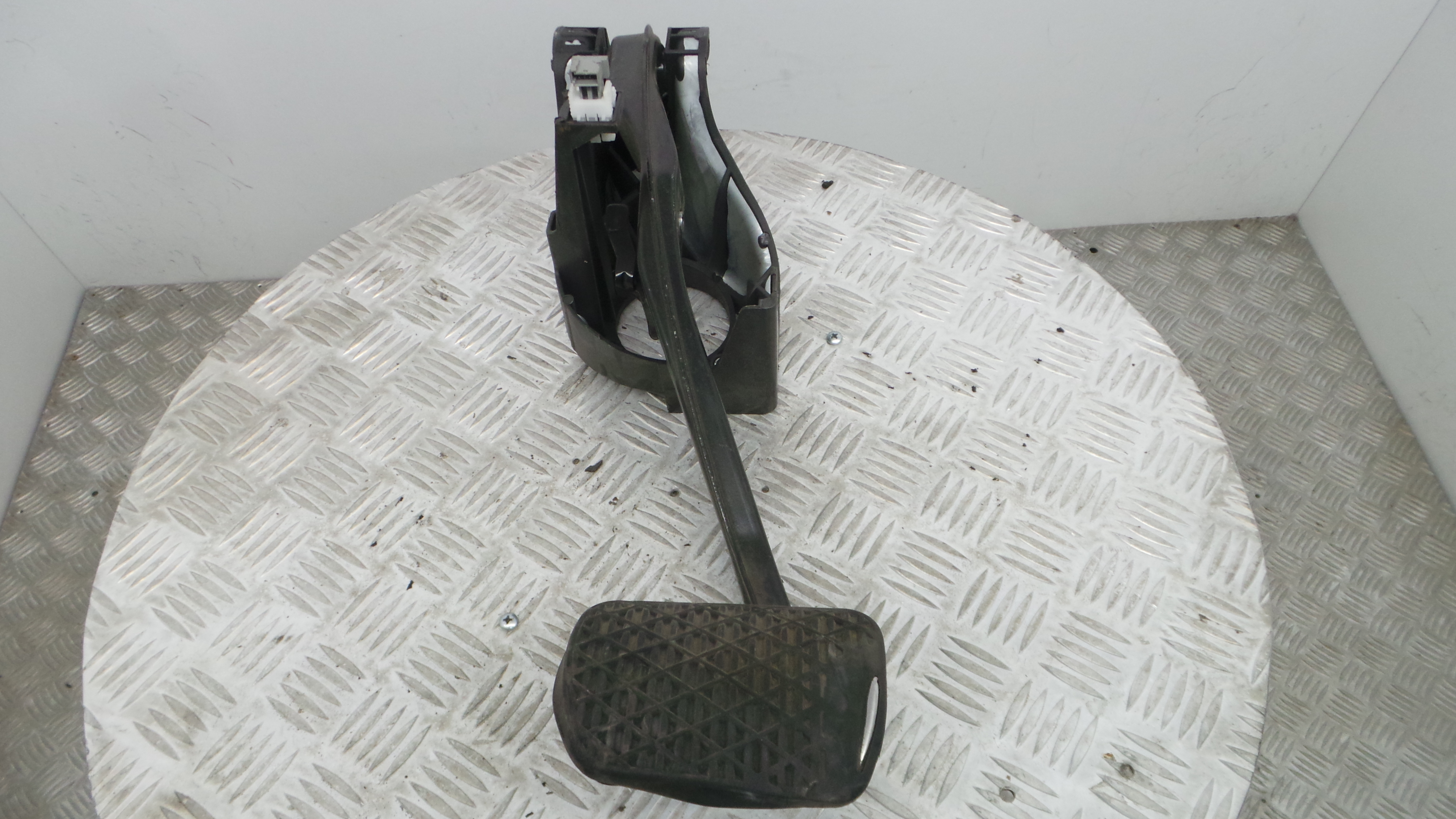 Pedal do Travão A2042902001 - MERCEDES-BENZ E-CLASS (W212)-33185604