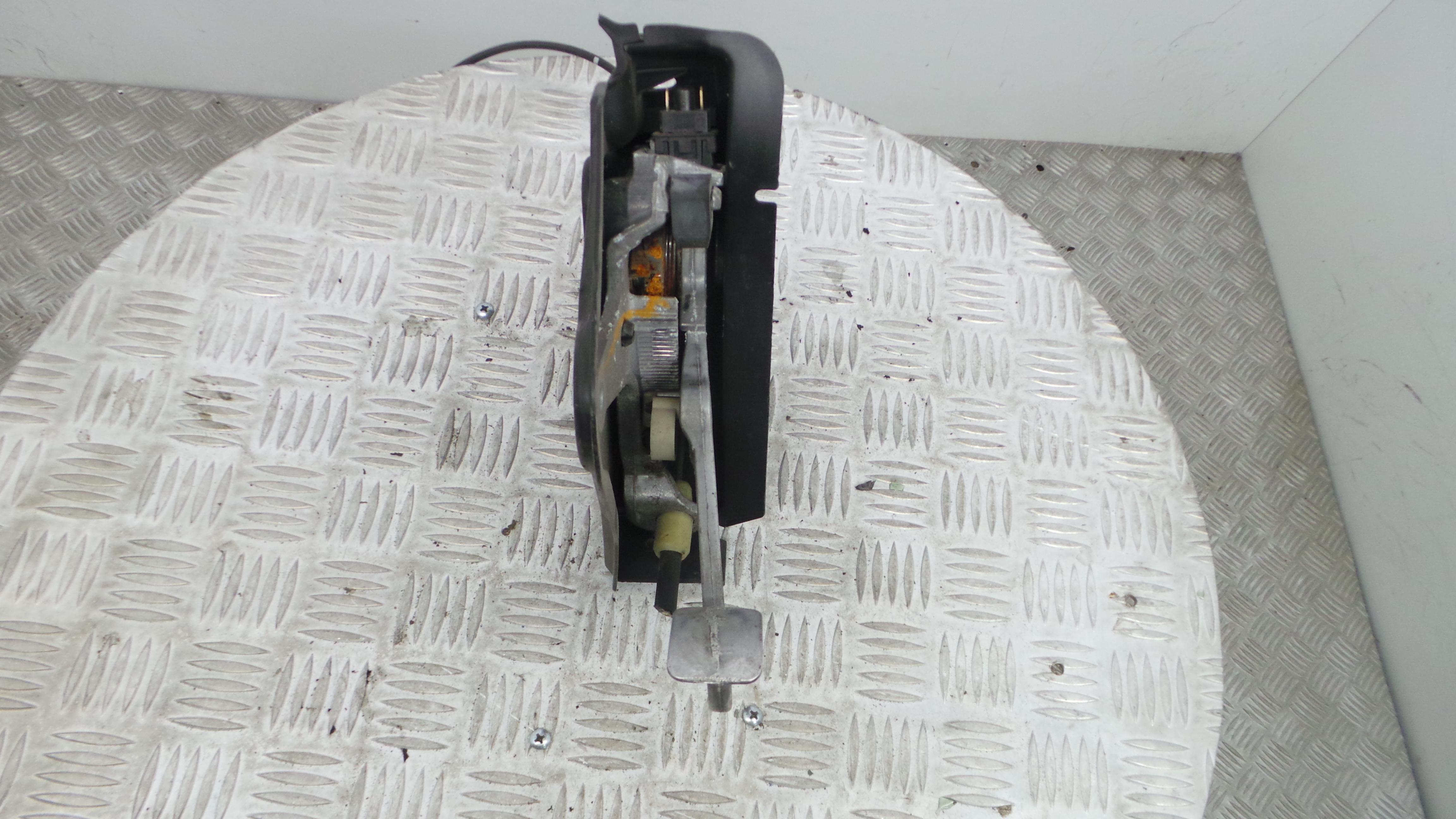 Travão de Estacionamento / Parque 209420004 - MERCEDES-BENZ E-CLASS (W211)-33185642