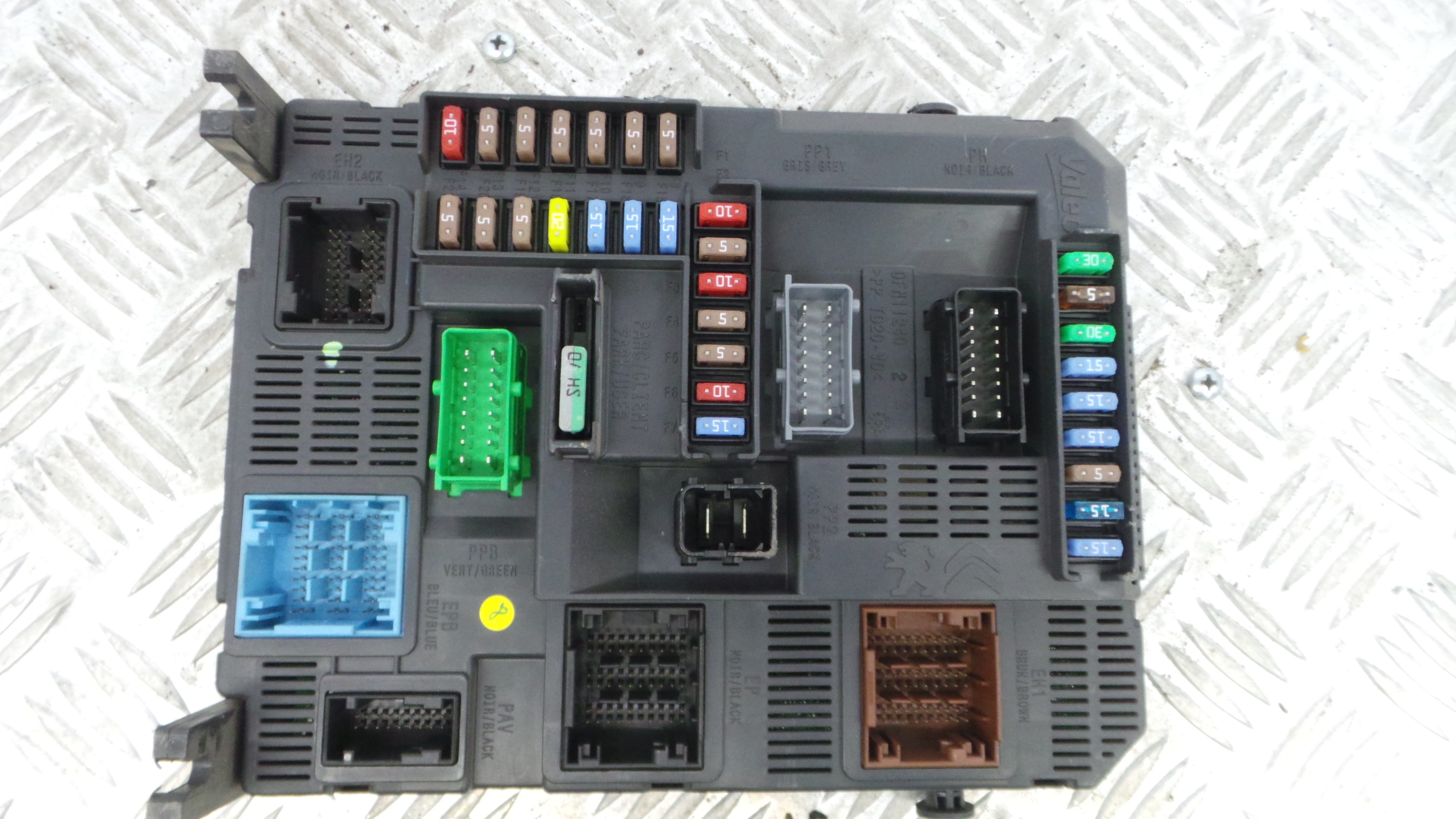 Caixa dos Fusíveis / BSI / UCH / SAM 9678355980 - PEUGEOT 208 I (CA_, CC_)-33186351