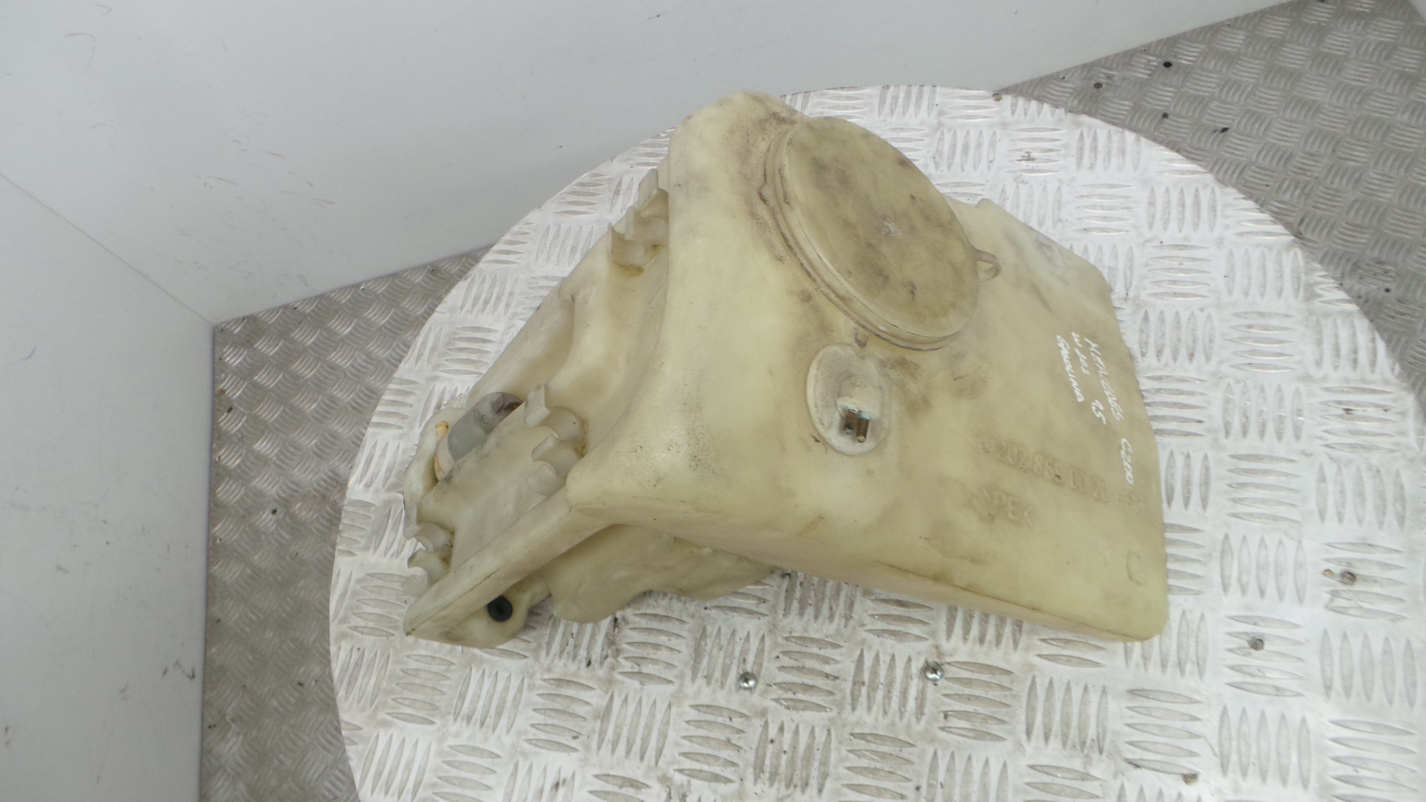 Depósito De Água Do Limpa-vidros 2028690020 - MERCEDES-BENZ C-CLASS (W202)-33187636