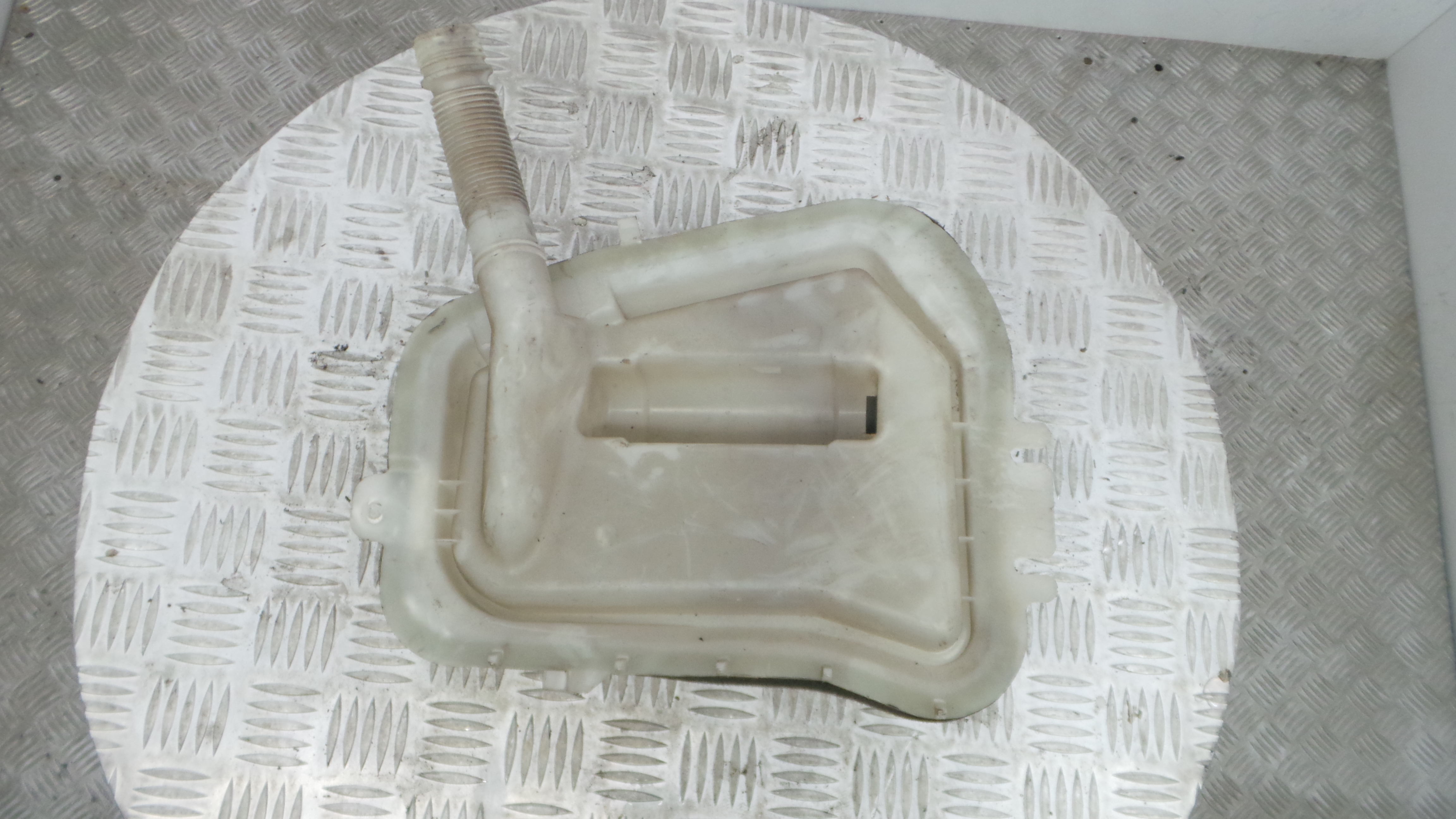 Depósito De Água Do Limpa-vidros 61.68-8374557 - BMW 3 (E46)-33187672