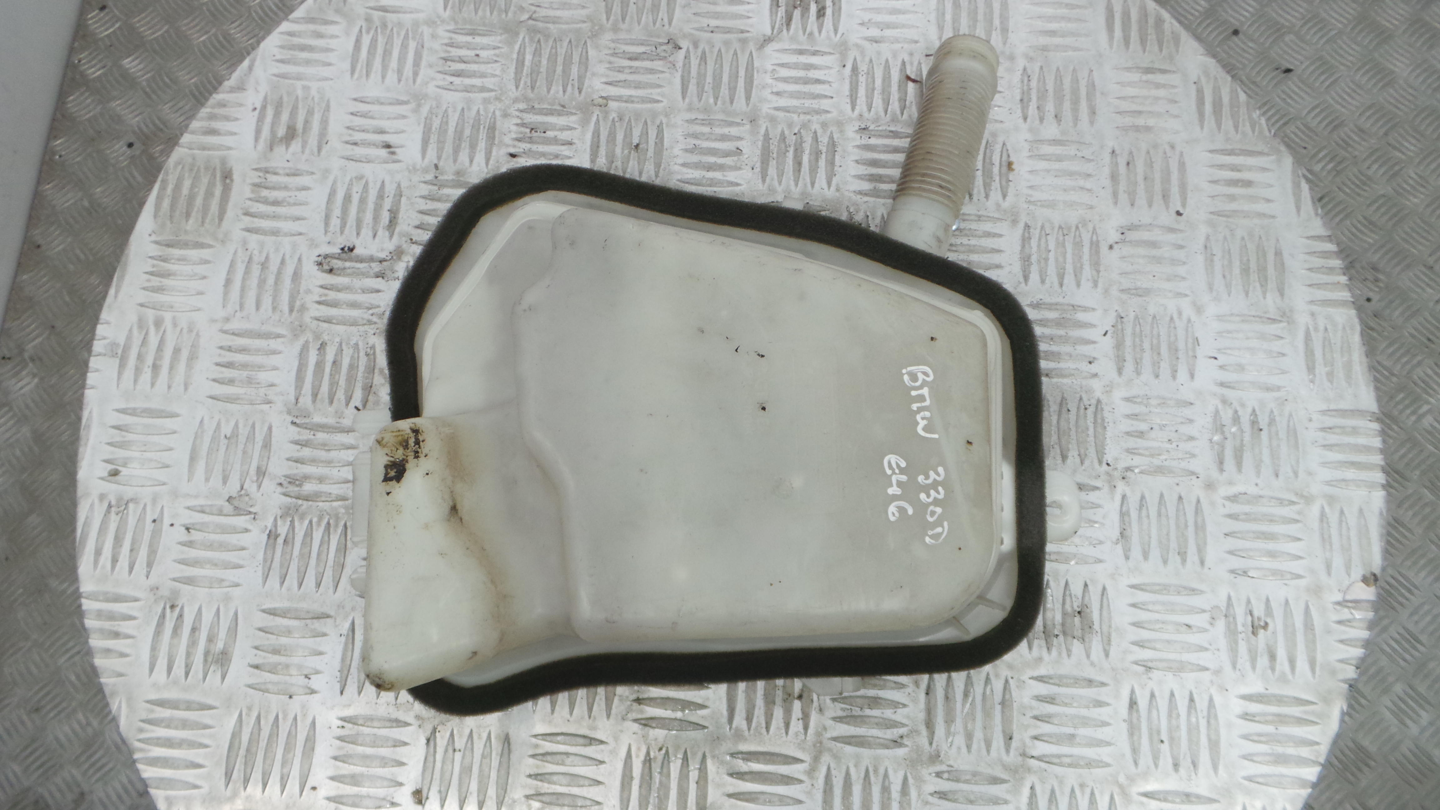 Depósito De Água Do Limpa-vidros 61.68-8374557 - BMW 3 (E46)-33187672