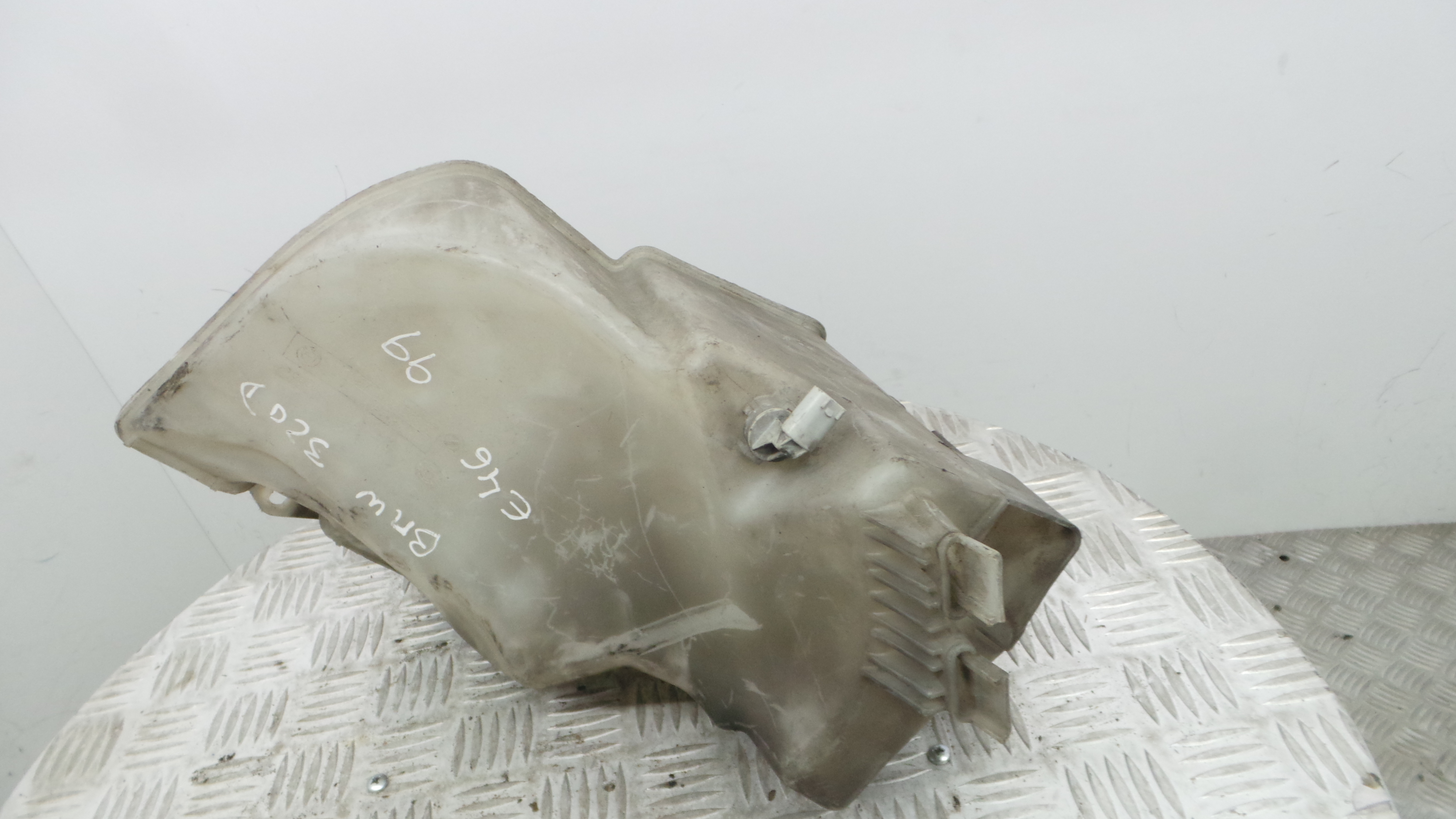 Depósito De Água Do Limpa-vidros 61.67-8362808 - BMW 3 (E46)-33187678