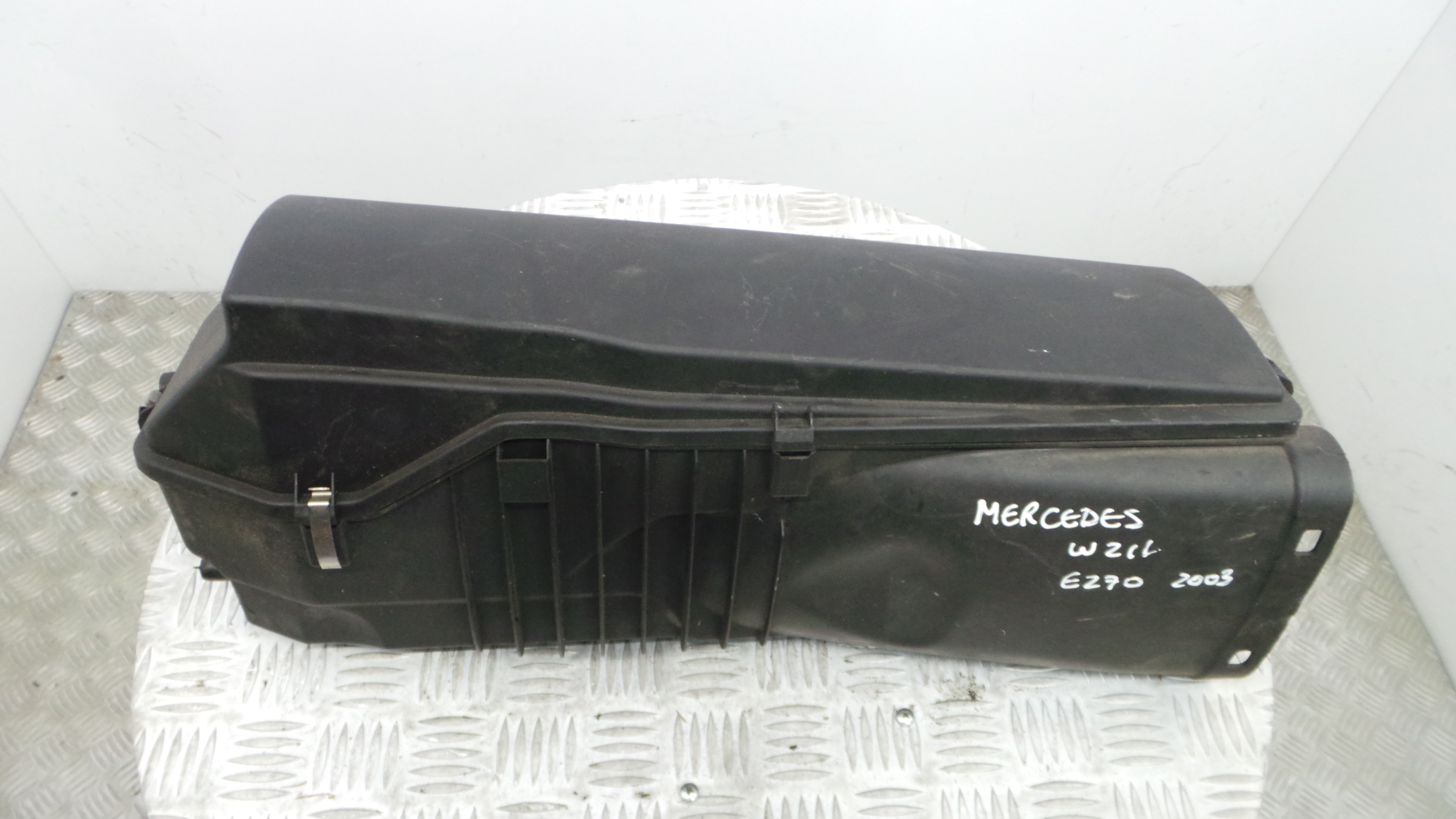 Caixa Filtro de Ar  A6460900601 - MERCEDES-BENZ E-CLASS (W211)-33187711