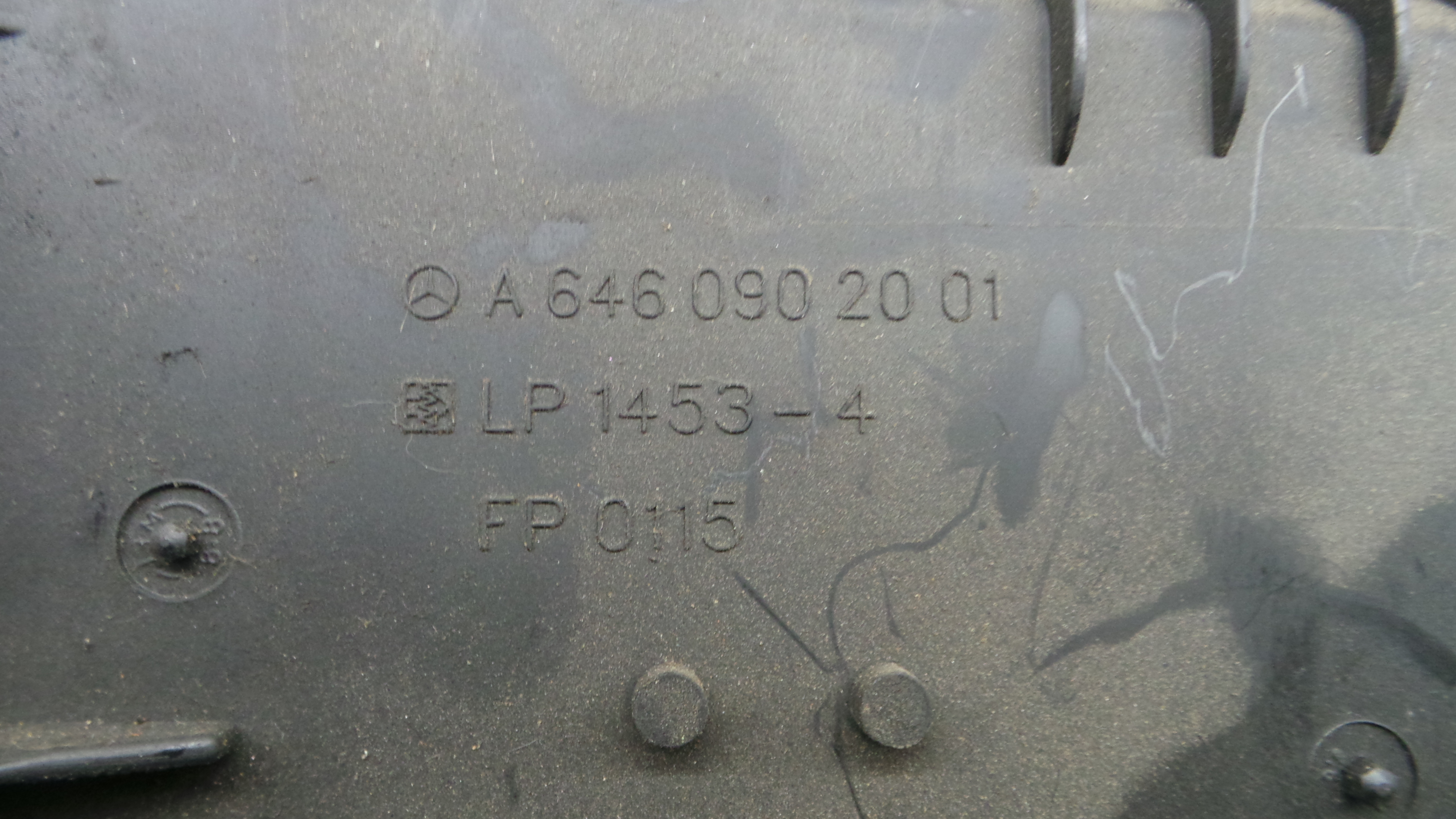 Caixa Filtro de Ar A6460902001 - MERCEDES-BENZ C-CLASS (W204)-33187721